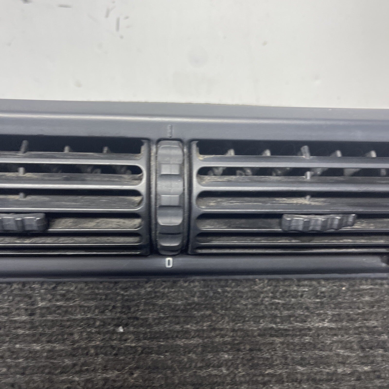 ☑️ 96-02 BMW Z3 FRONT CENTER CONSOLE DASHBOARD CENTER AIR VENT OEM