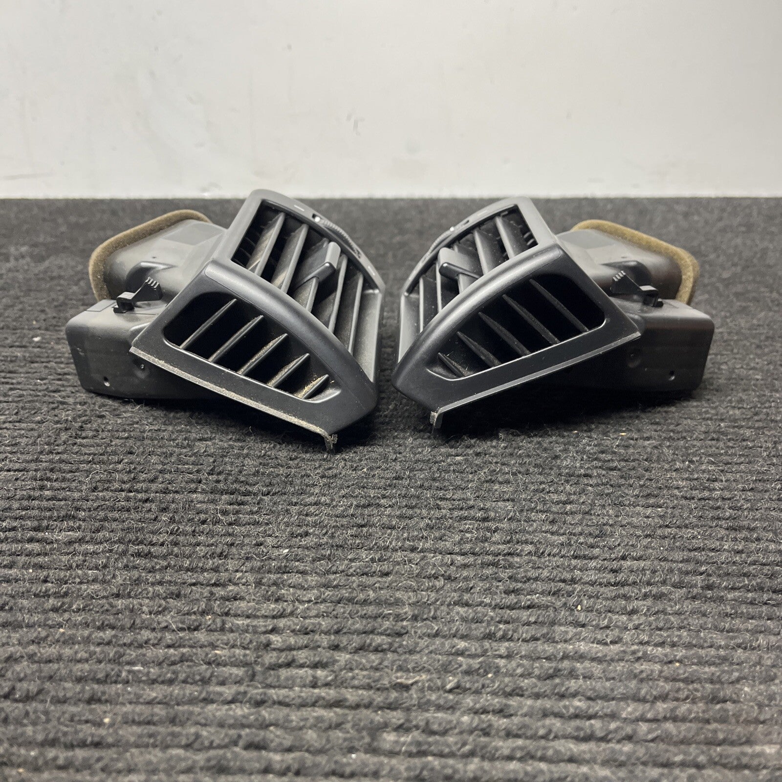 ☑️ 2000-2006 BMW E46 M3 3 SERIES FRONT L/R DASH END VENTS AC VENT AIR VENT OEM