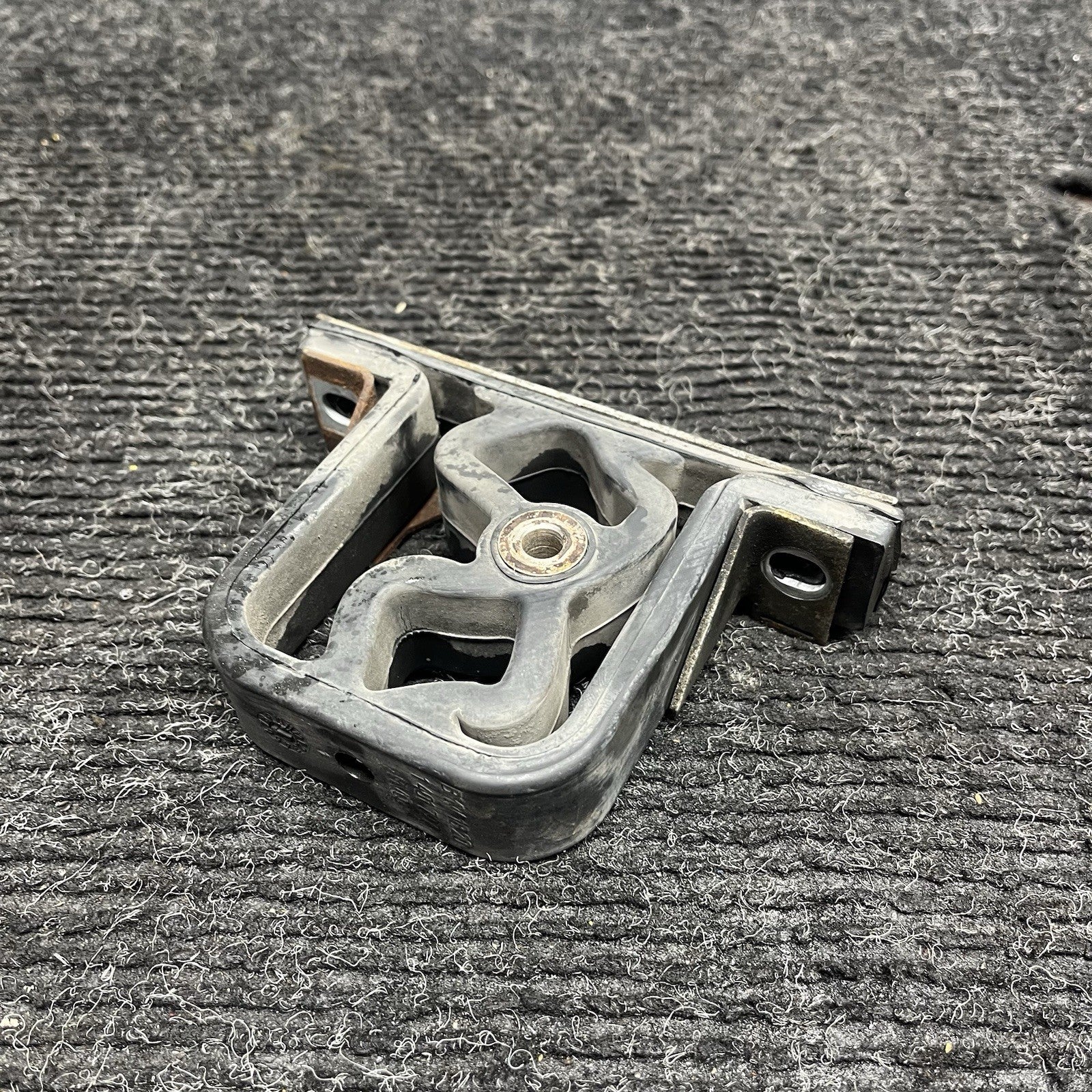 ☑️ 95-13 BMW E36 E46 E90 E92 E93 M3 Exhaust Muffler Hanger Rubber OEM 1401797