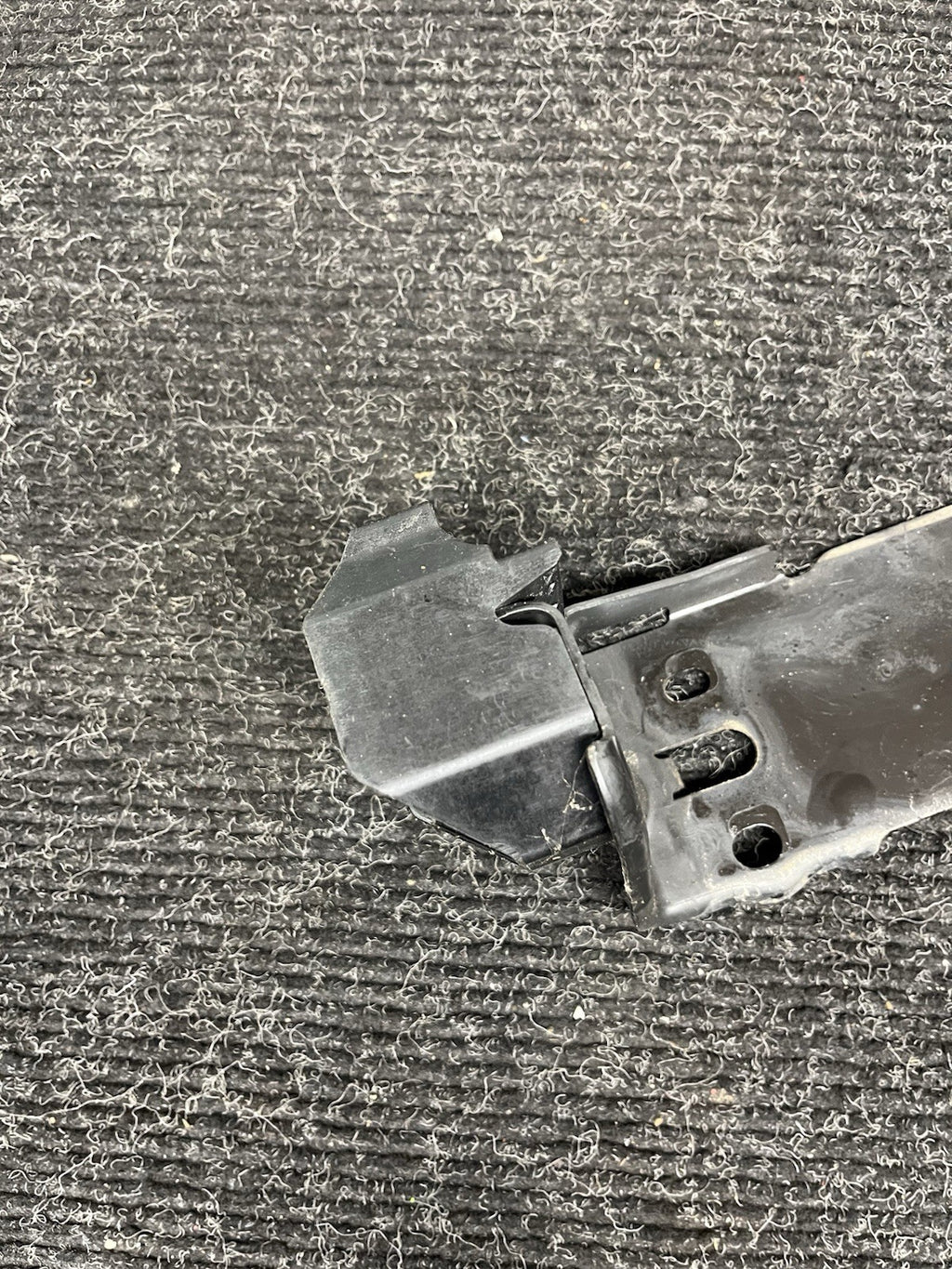 ☑️ OEM BMW E82 E88 E90 E92 E93 335 M3 Radiator Support Left Plate Bracket Mount