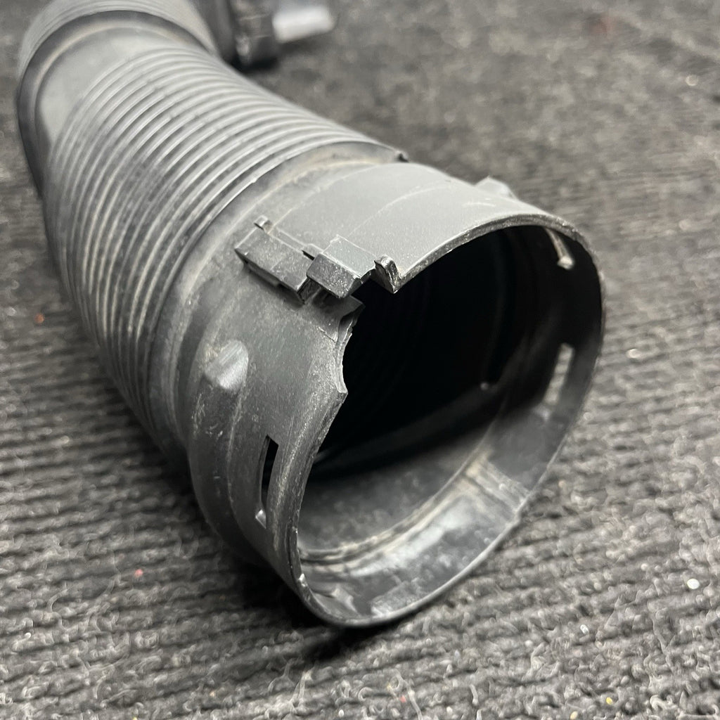 ☑️ 2011-2013 BMW X5 35IX E70 - AIR Intake DUCT / TUBE 7571344