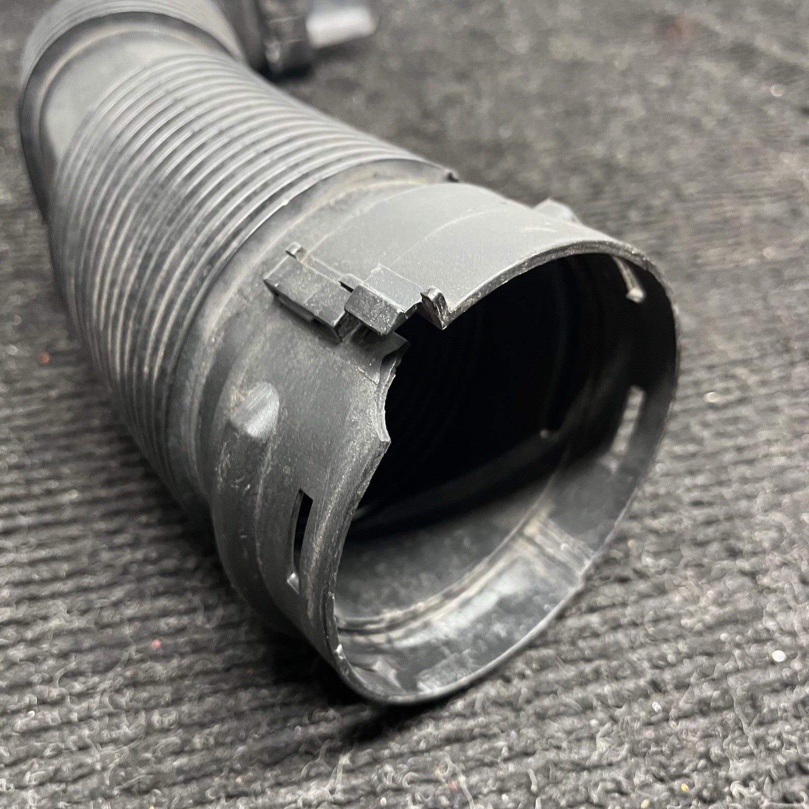 ☑️ 2011-2013 BMW X5 35IX E70 - AIR Intake DUCT / TUBE 7571344