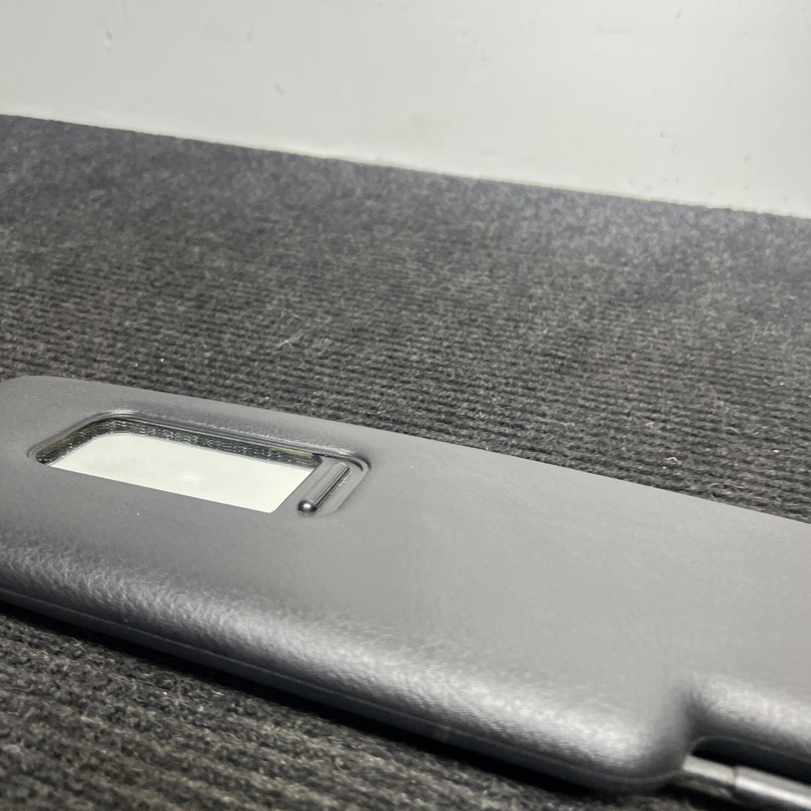☑️ 2001-2006 BMW 3 Series E46 Convertible Sun Visor  101-0232400 Passenger