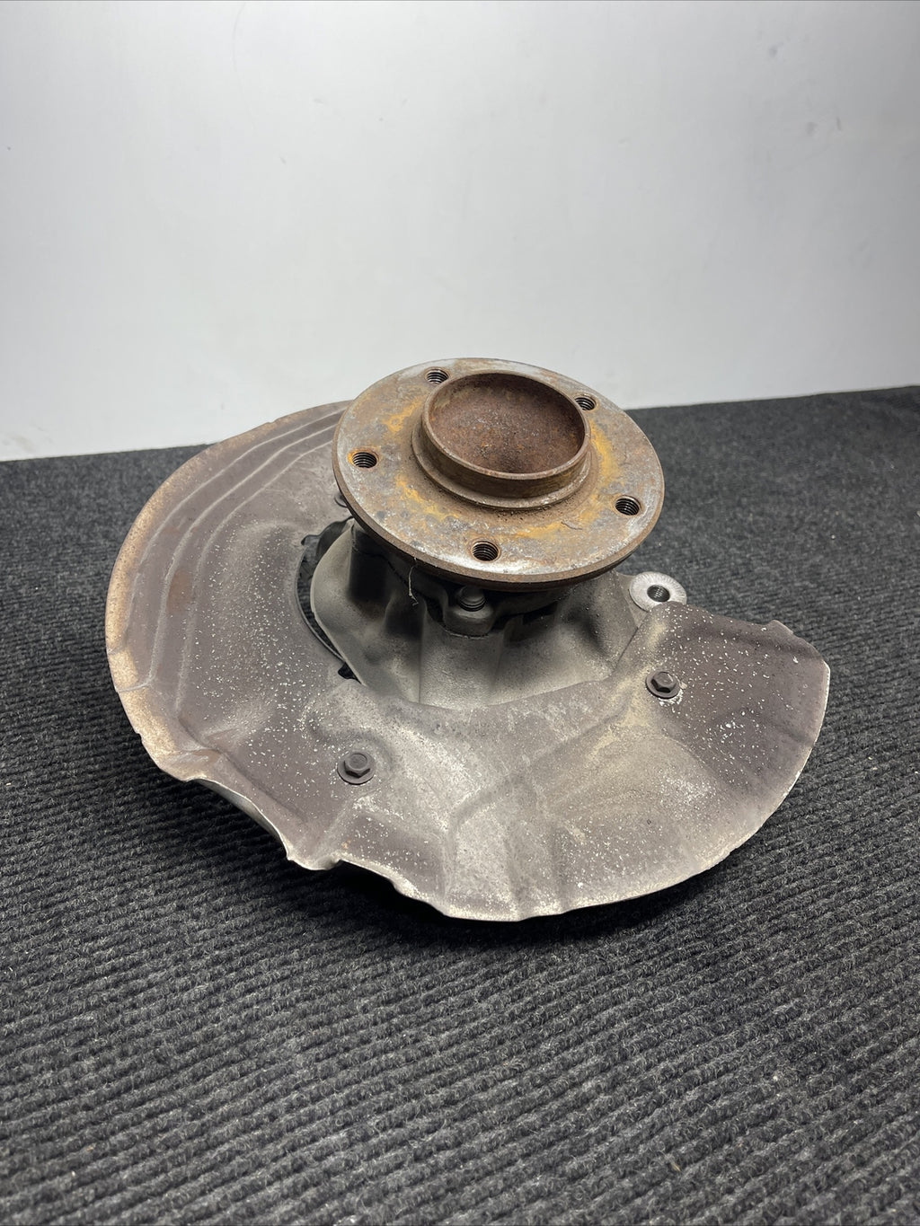 08-13 BMW 128i 135i E82 E88 Front Left Knuckle Spindle Hub Bearing