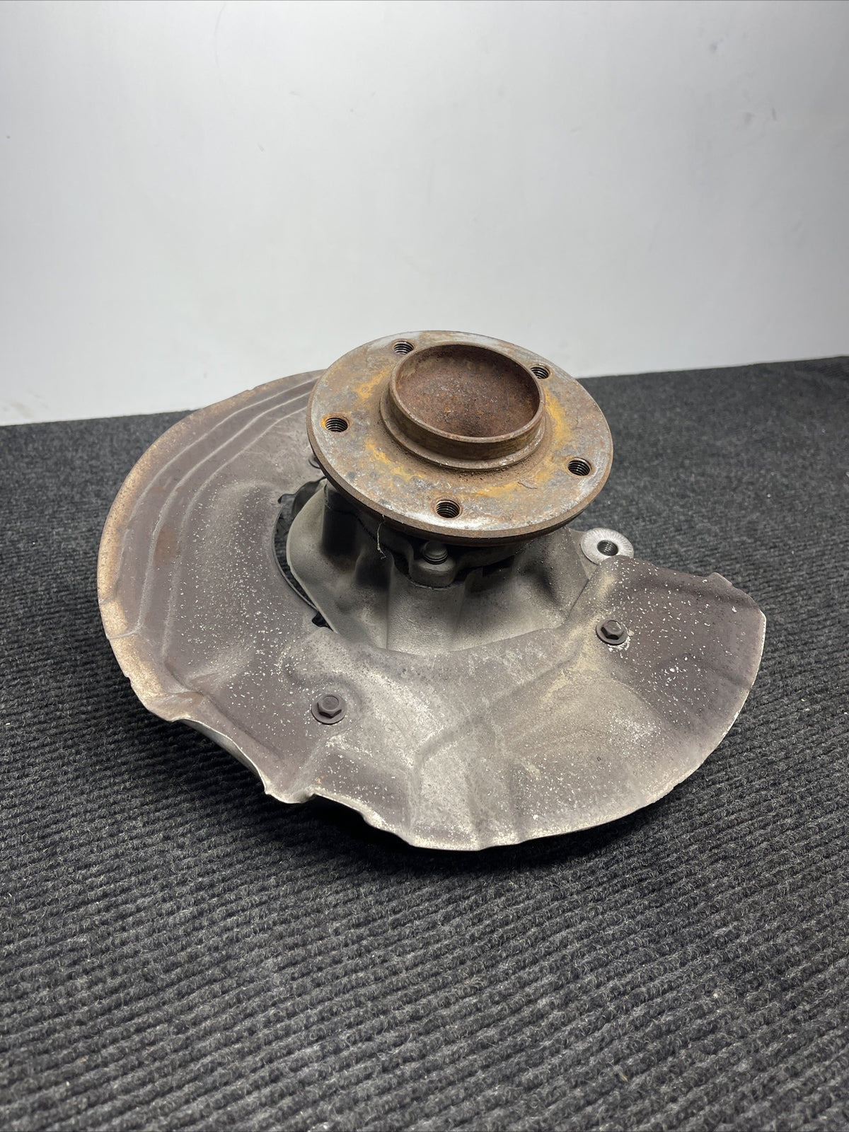 08-13 BMW 128i 135i E82 E88 Front Left Knuckle Spindle Hub Bearing