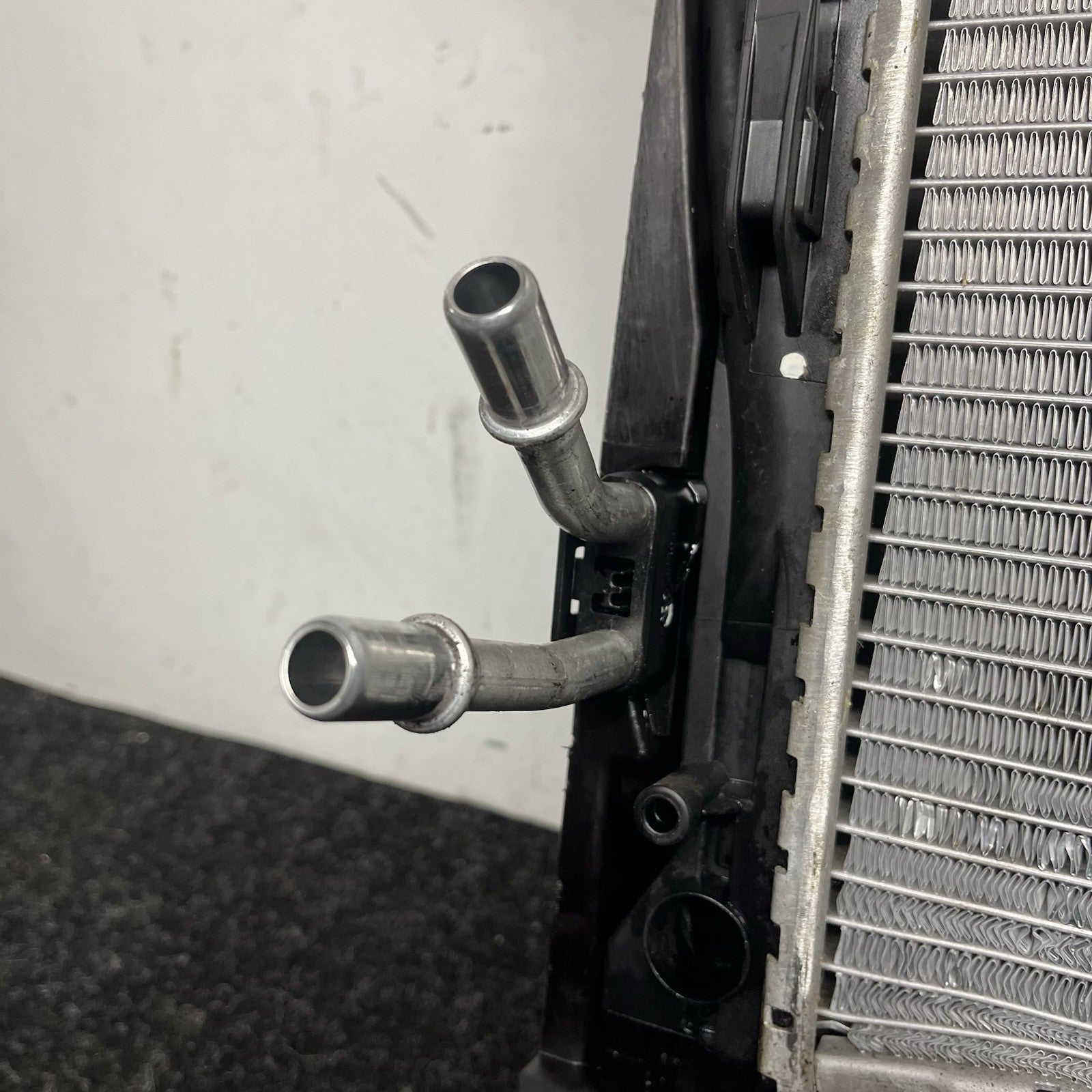 ☑️ BMW E88 E90 E92 135 335 N54 N55 Radiator Cooling Fan Assembly OEM