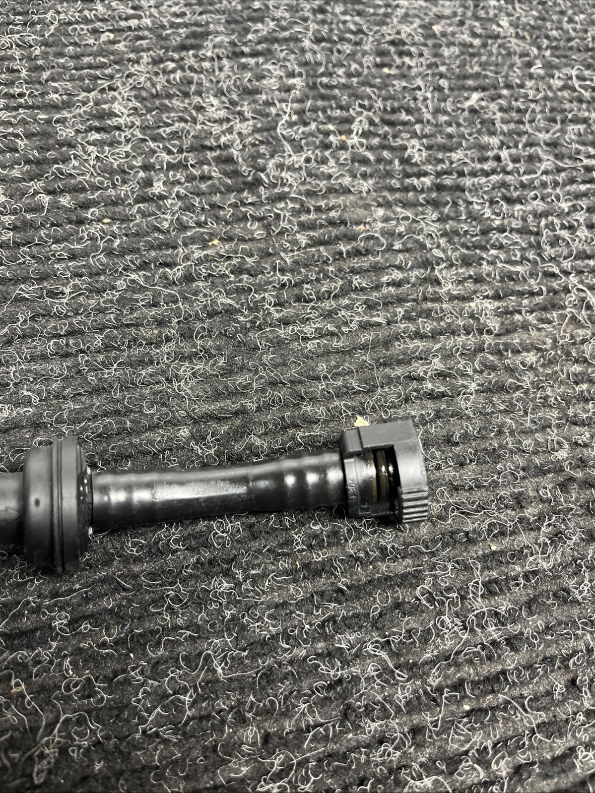 06-10 BMW E90 E92 335i Fuel Vapor Ventilation Valve Breather Hose 7551262 OEM