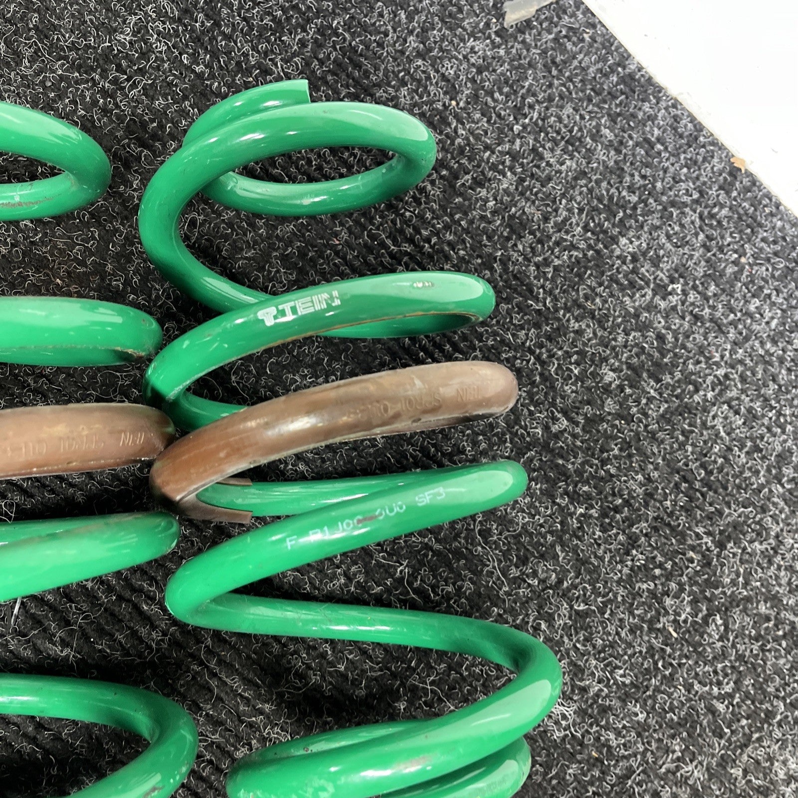 ☑️ 04 Audi S4 Tein Spring Coils SPR01-01135 R-P1 J01-0U0 TJ4