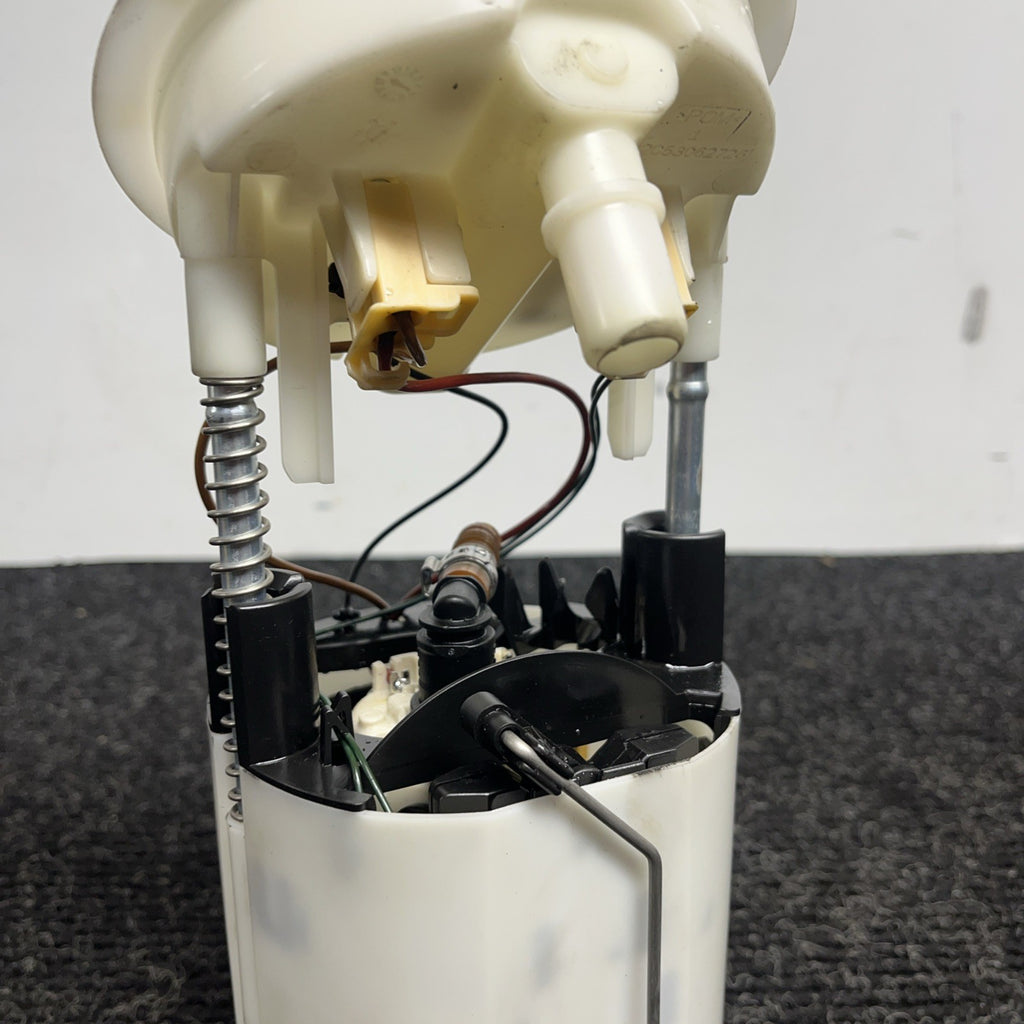 ☑️ 06-13 BMW E82 E88 E90 E91 E92 E93 128I 135I 328I 335I Fuel Pump Sending OEM