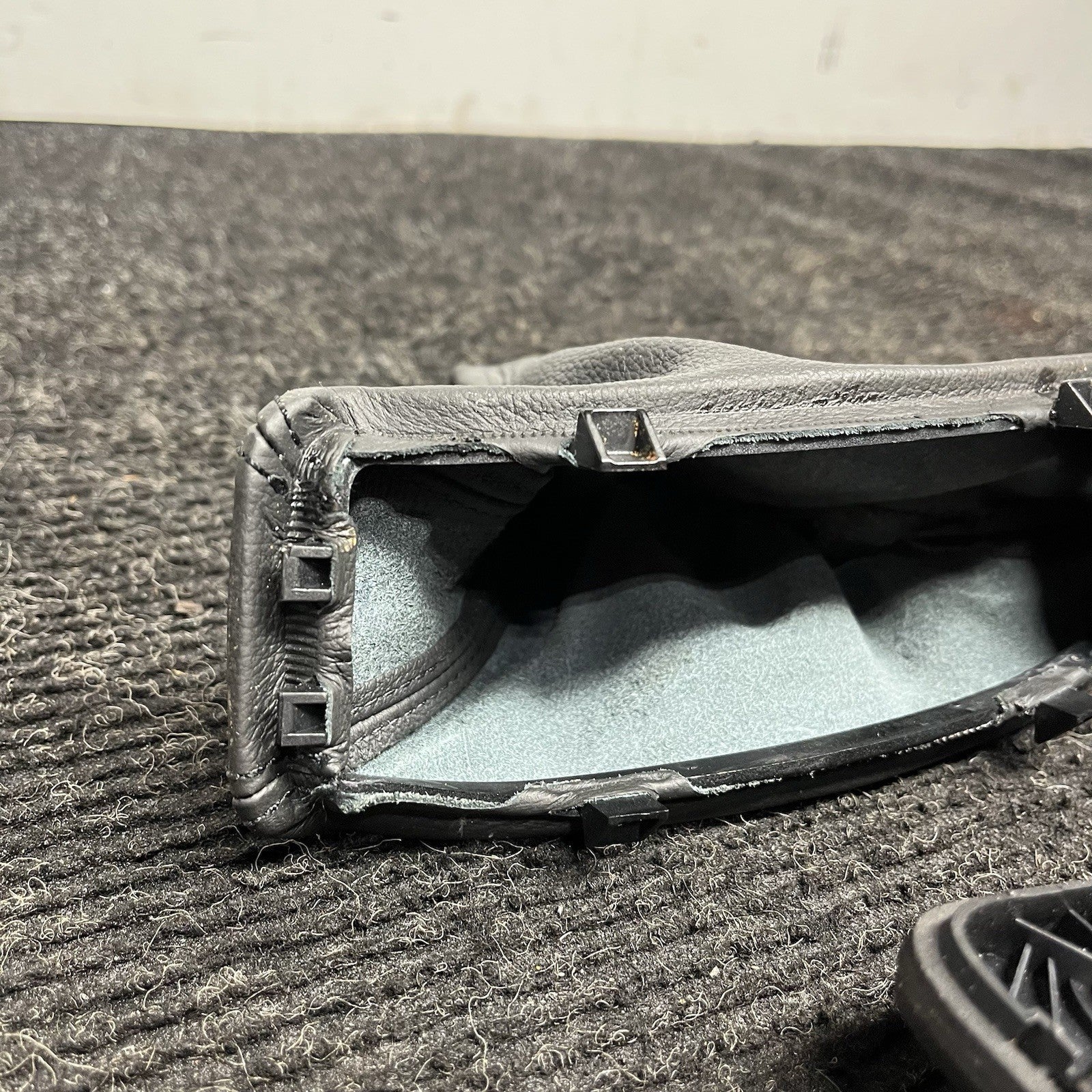 ☑️ 07-13 BMW E90 E92 328I 335I AUTOMATIC TRANSMISSION SHIFTER SELECTOR TRIM BOOT