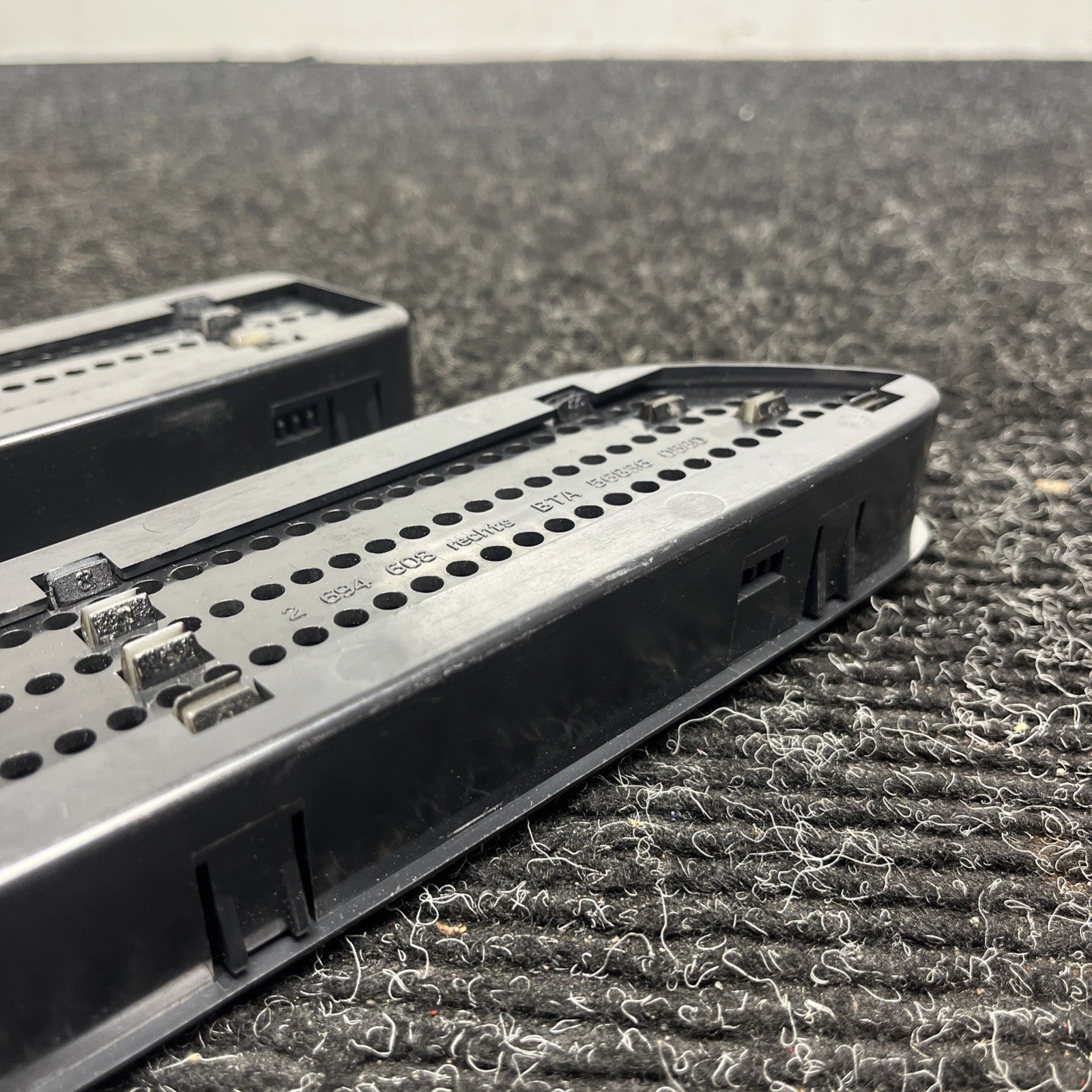 ☑️ 01-06 BMW E46 M3 Right & Left Set Fender Molding Grill Vent Trim Set