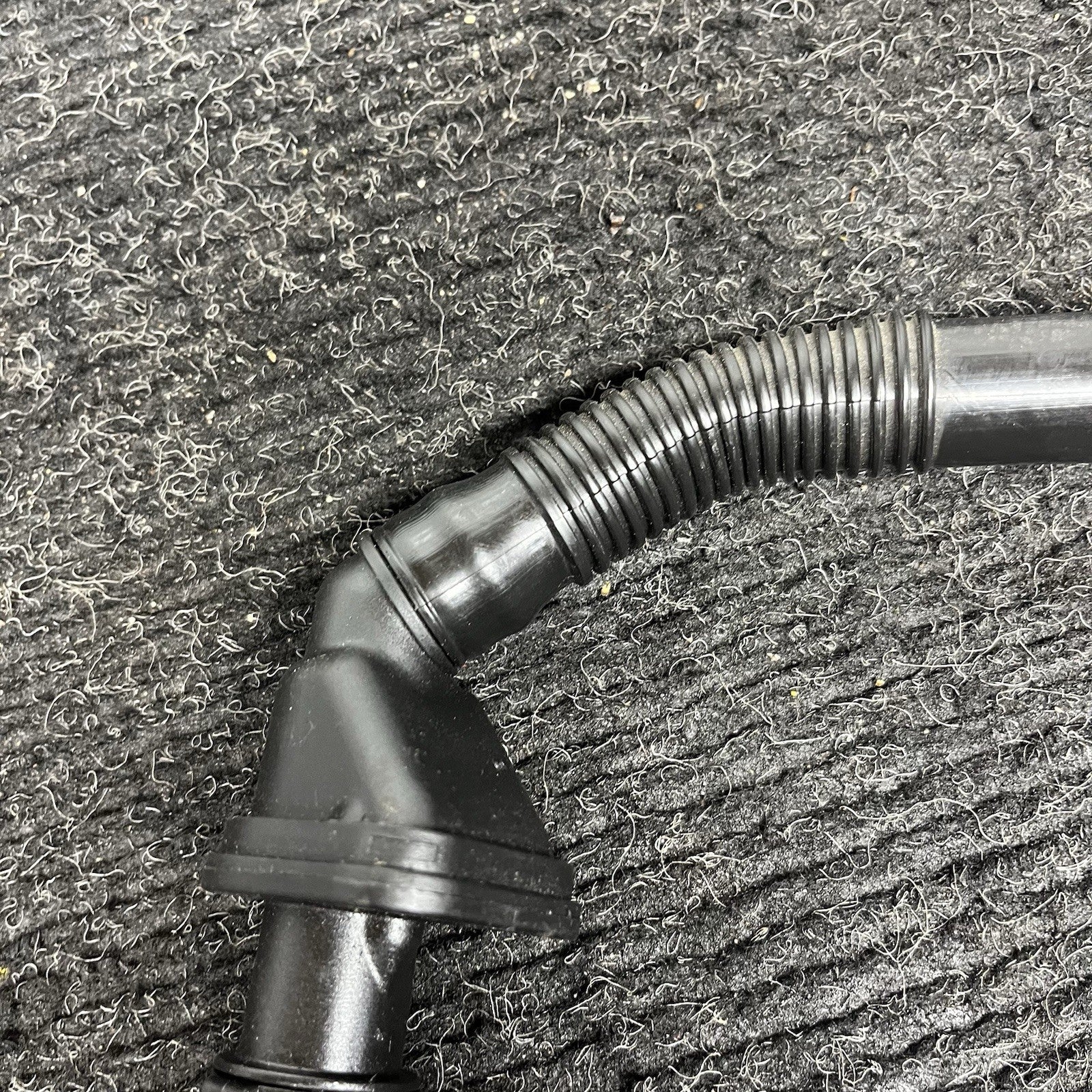 ☑️ 07-10 OEM BMW E90 E92 E93 N54 Engine Valve Cover Vent Hose Pipe