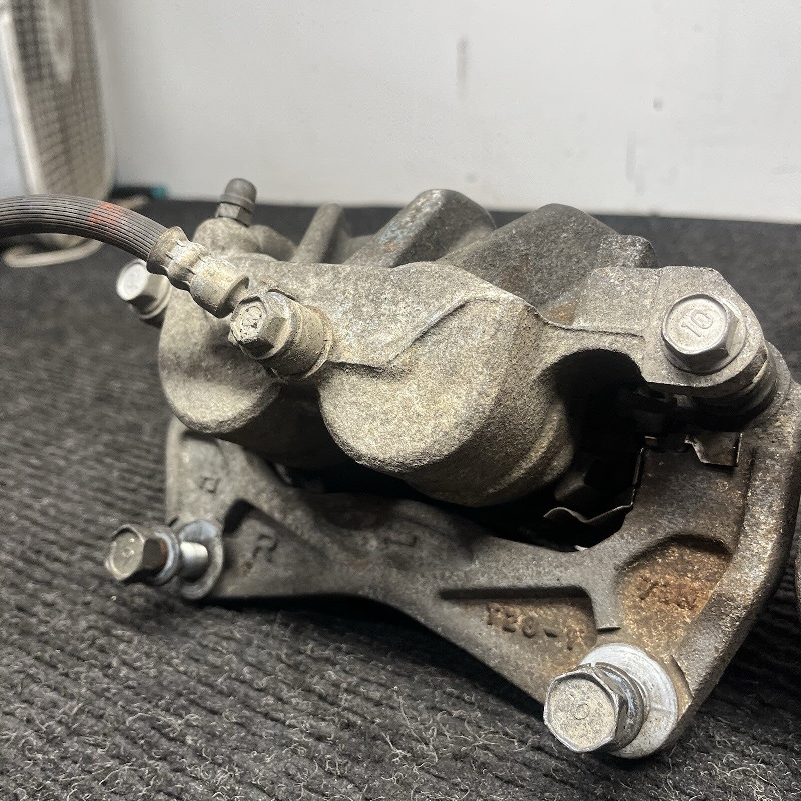 ☑️ 2015-2021 Subaru WRX OEM 2 Piston Front Brake Calipers 26292AG040 26292AG050