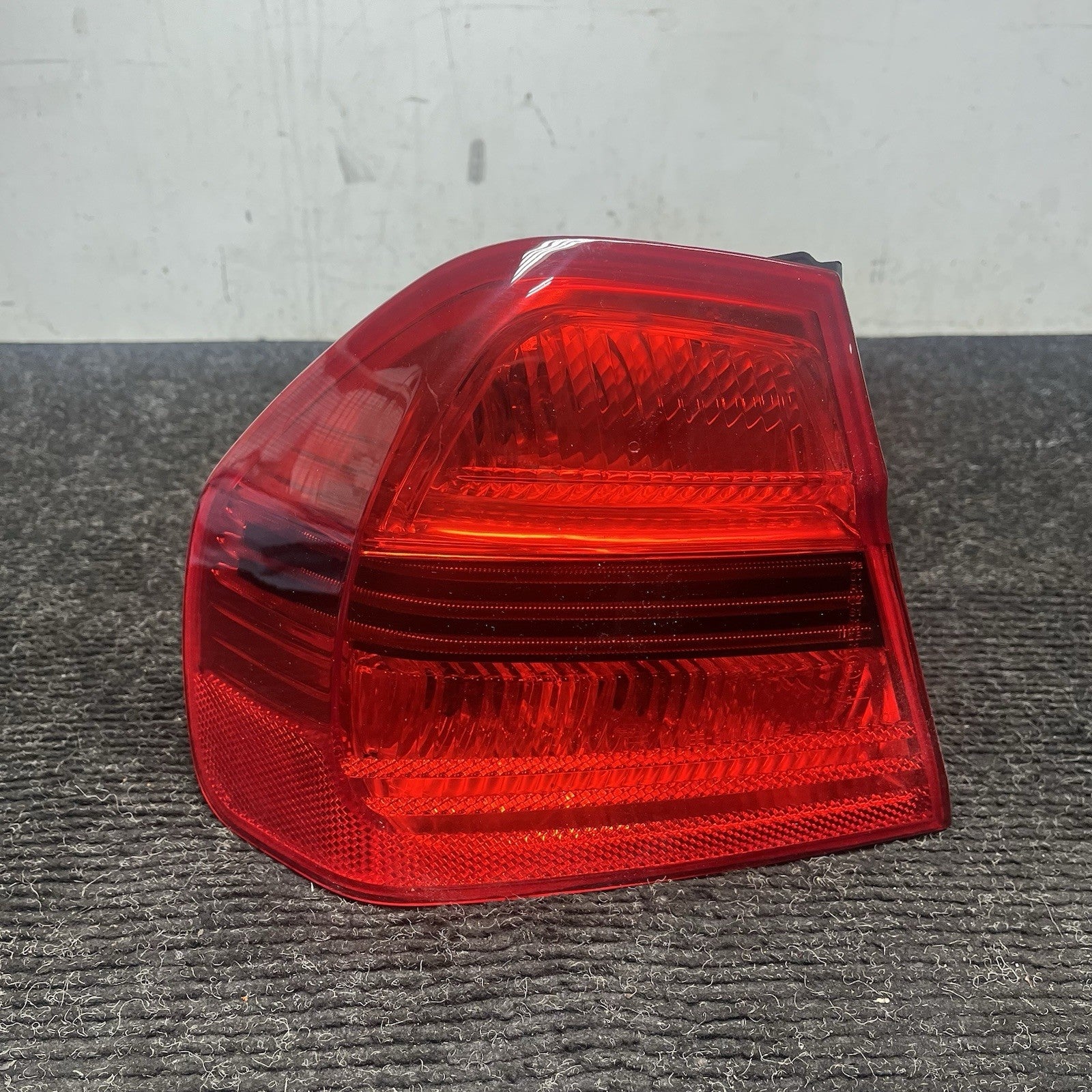 ☑️ 2006-2008 BMW 325I 328I 335I E90 LEFT DRIVER SIDE TAIL LIGHT 7161955 OEM