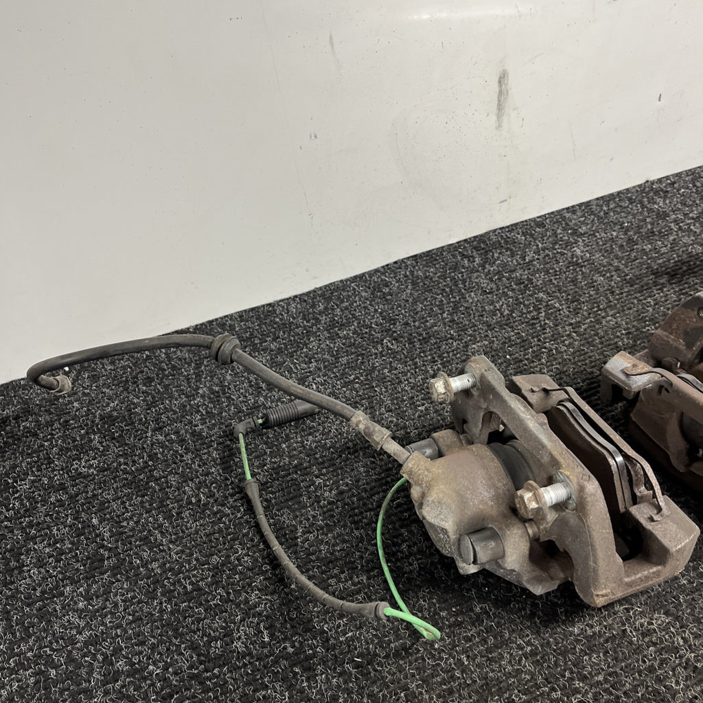 ☑️ 01-06 BMW E46 330i 330Ci RWD FRONT LEFT & RIGHT BRAKE CALIPER SET OEM