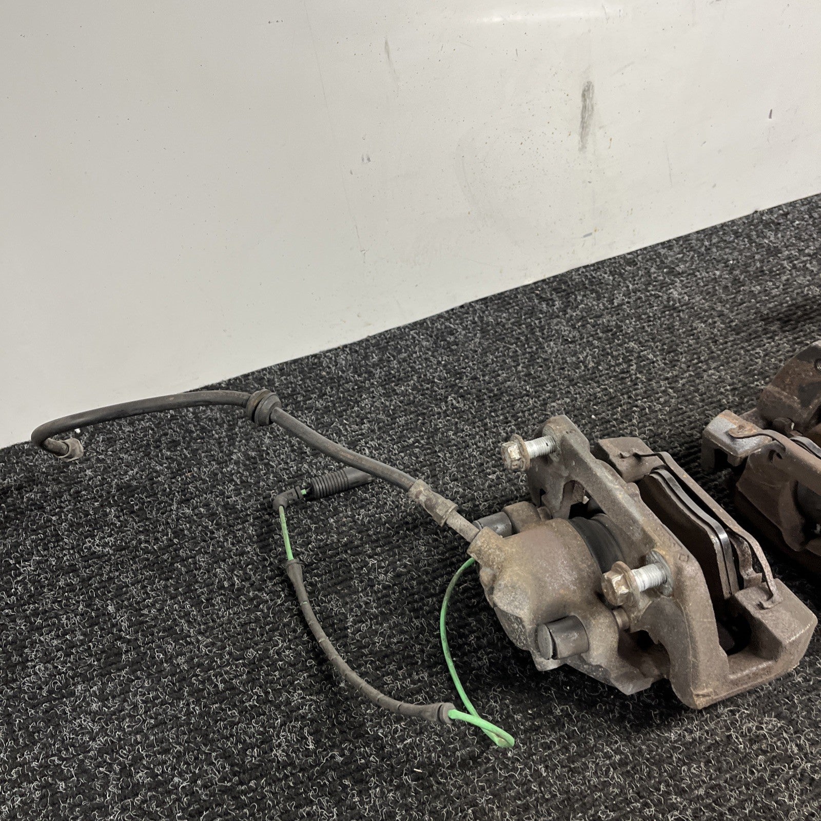 ☑️ 01-06 BMW E46 330i 330Ci RWD FRONT LEFT & RIGHT BRAKE CALIPER SET OEM