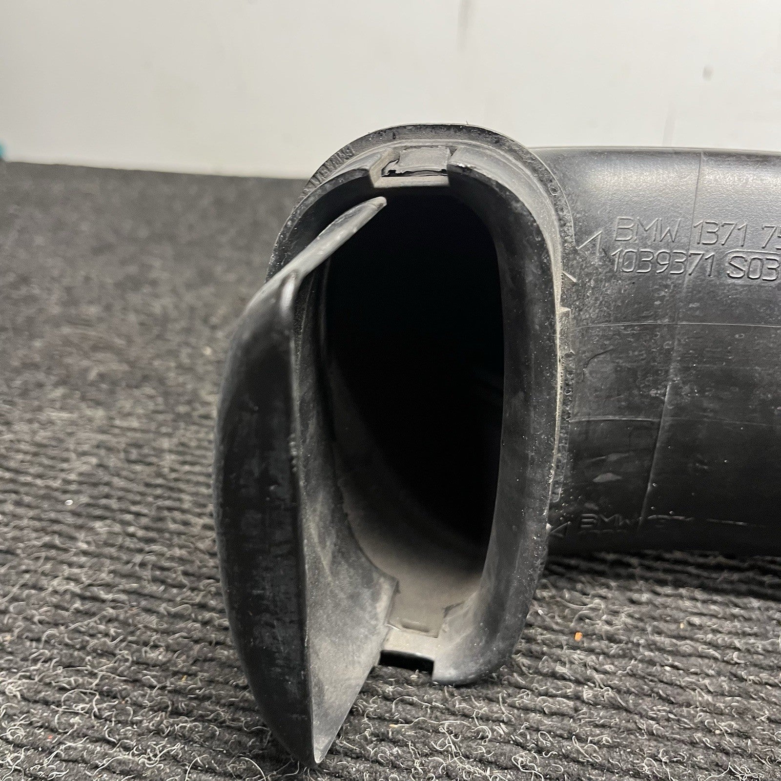 ☑️ 2011-2013 BMW X5 35IX E70 - AIR Intake DUCT / TUBE 7571344
