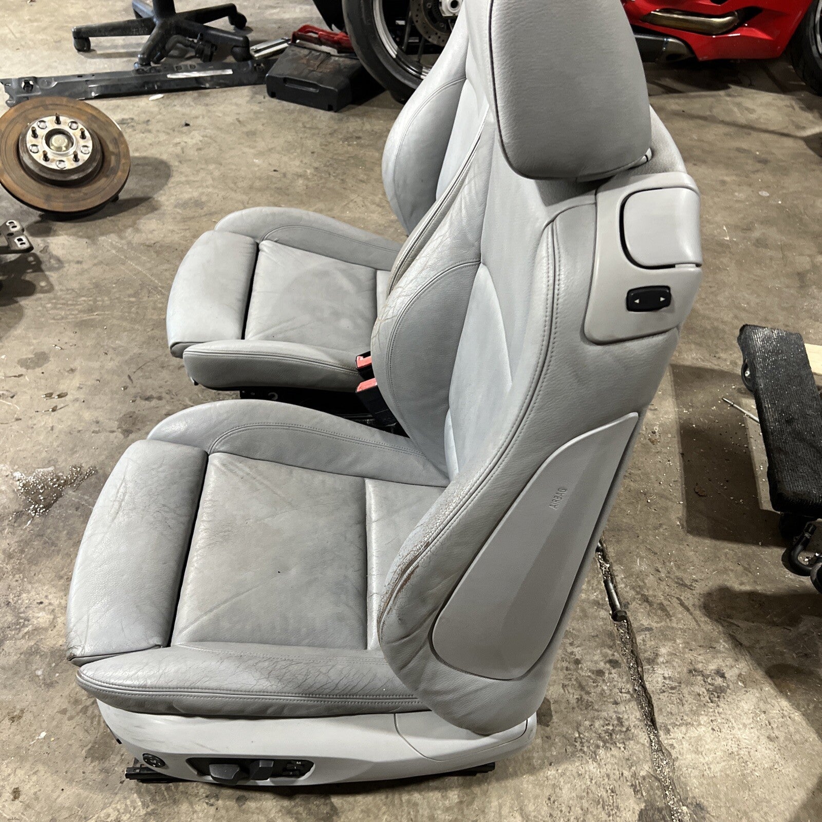 ☑️ 2008-2013 BMW E82 1-Series Coupe Leather Front Sport Seat Pair Grey OEM