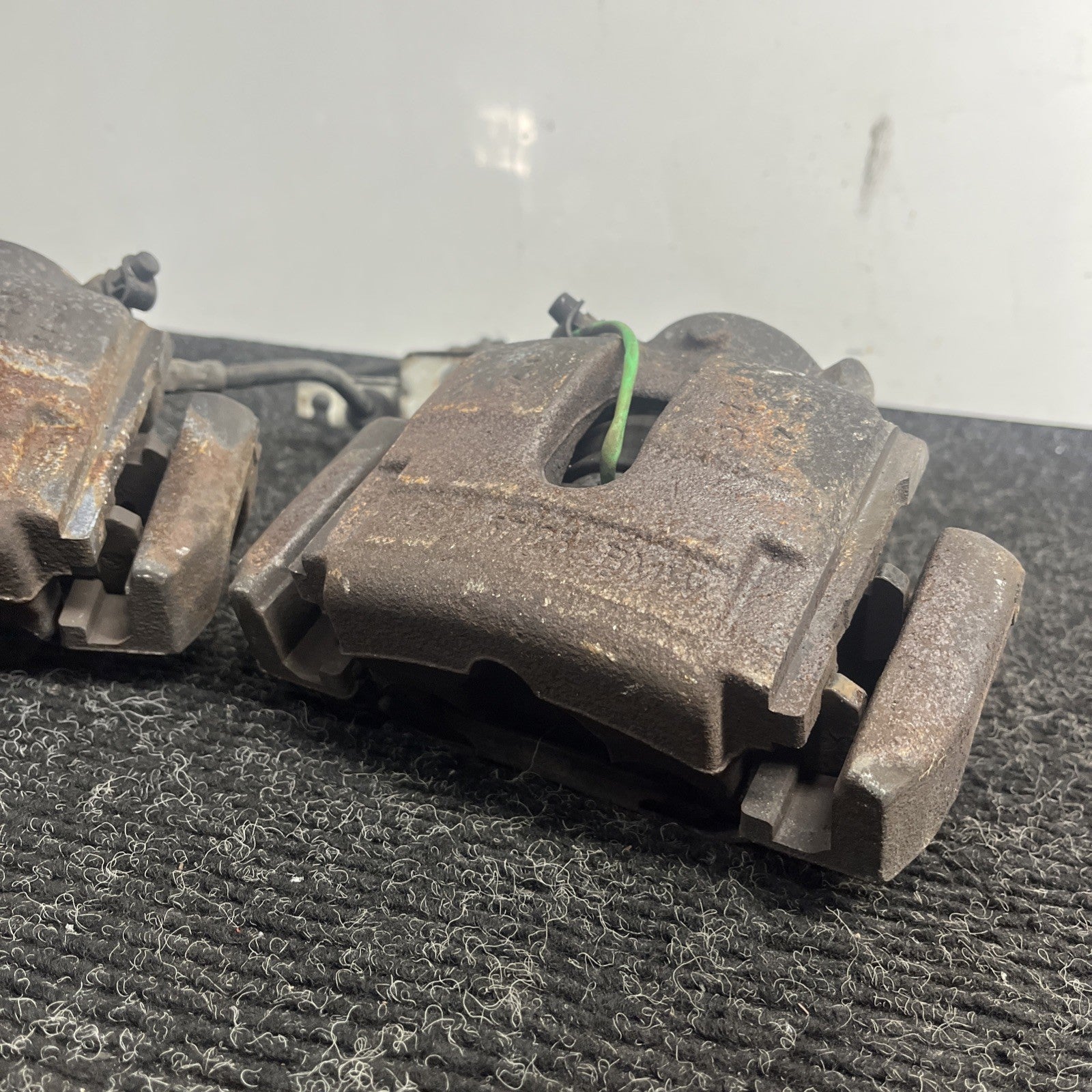 ☑️ 01-06 BMW E46 330i 330Ci RWD FRONT LEFT & RIGHT BRAKE CALIPER SET OEM