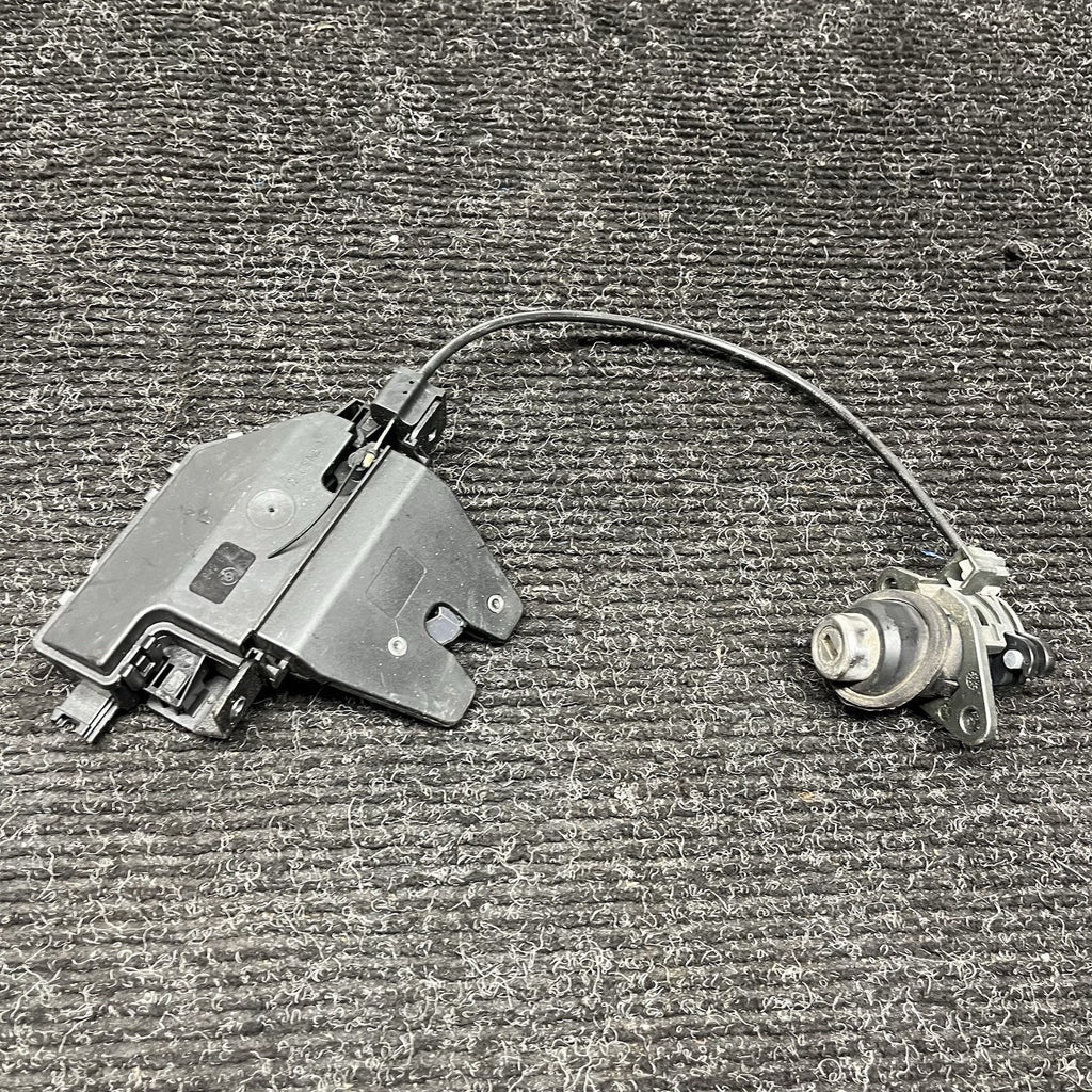 ☑️ BMW E46 M3 330i 325i 323i REAR TRUNK RELEASE LOCK LATCH MECHANISM OEM