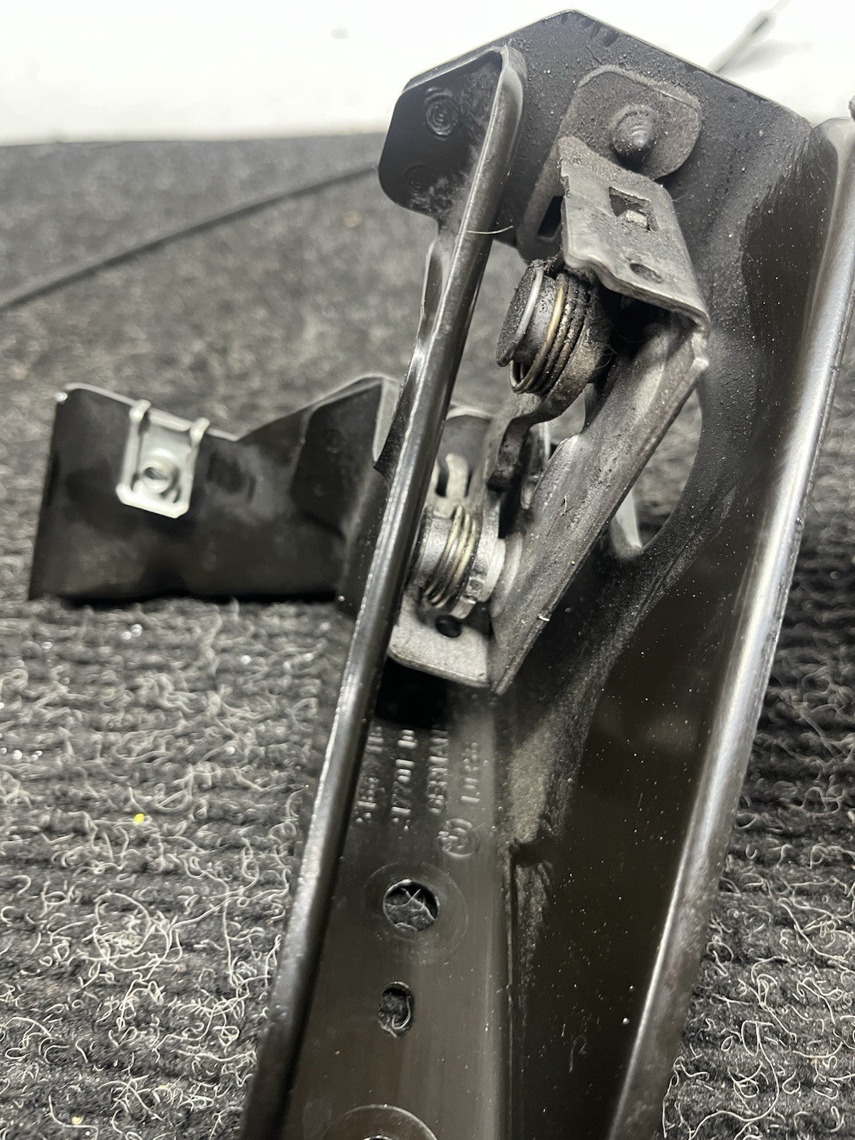 ☑️07-13 BMW 330i 328i 335i E90 E92 E93 Hood Latch and Mounting Bracket Set Cable