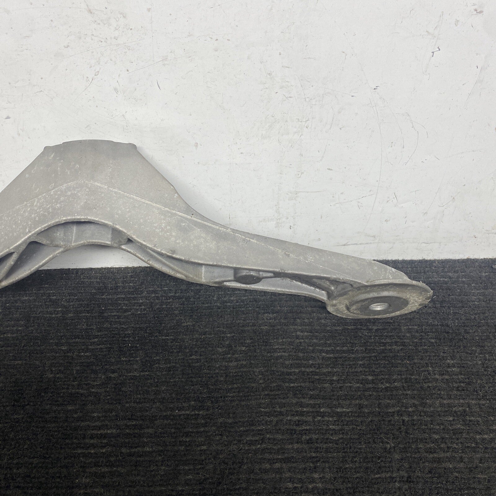 ☑️ 09-16 BMW Z4 E89 54k Miles Rear Suspension Lower Support Bracket Mount OEM
