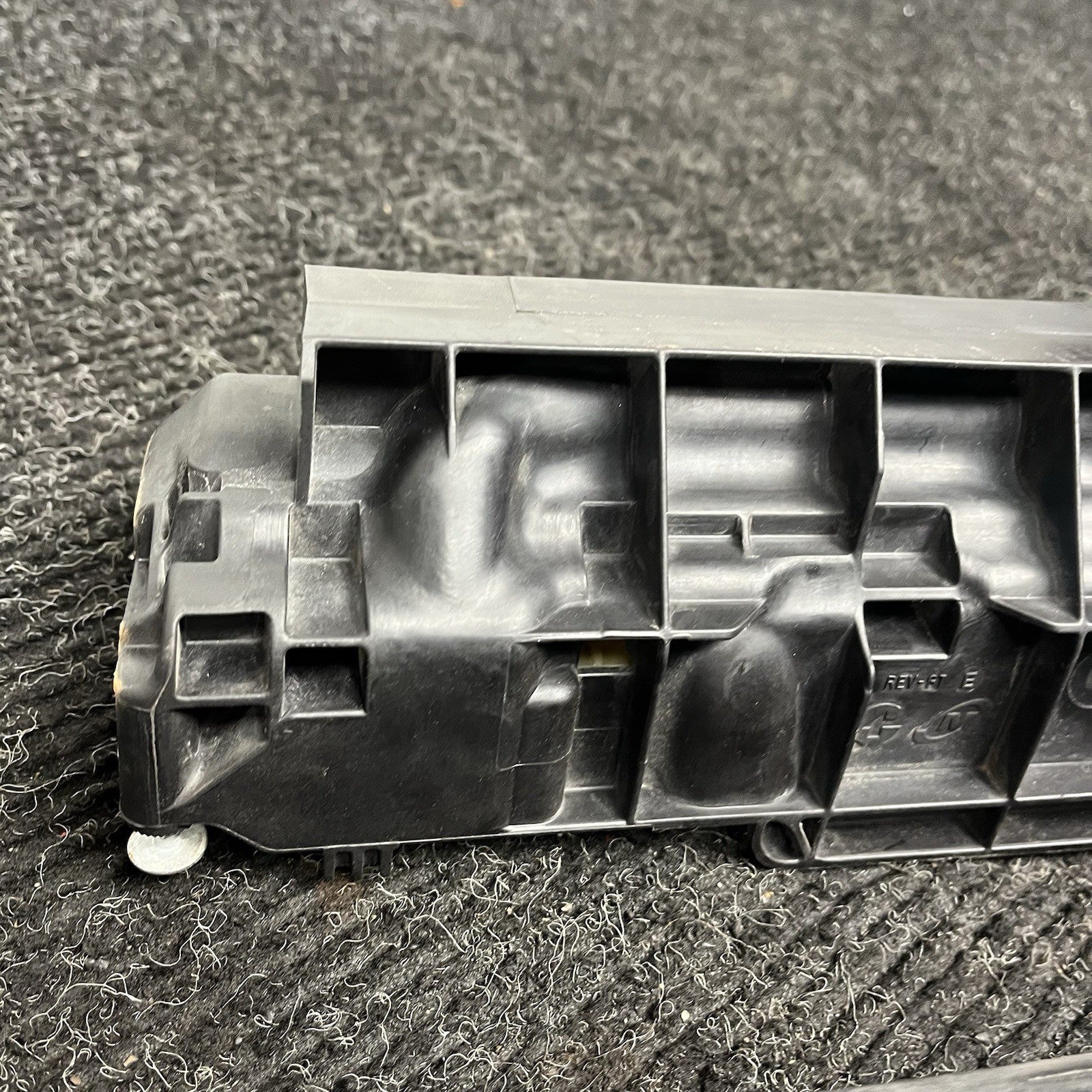 ☑️07-13 OEM BMW E82 E88 E90 E92 E93 335 Front Radiator Bracket Pair Left Right