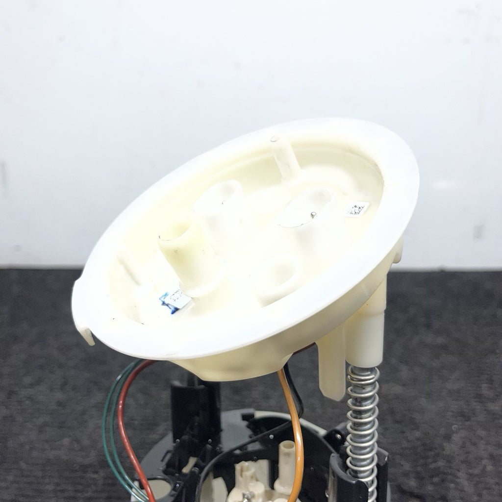 ☑️ 06-13 BMW E82 E88 E90 E91 E92 E93 135I 335I Fuel Pump OEM