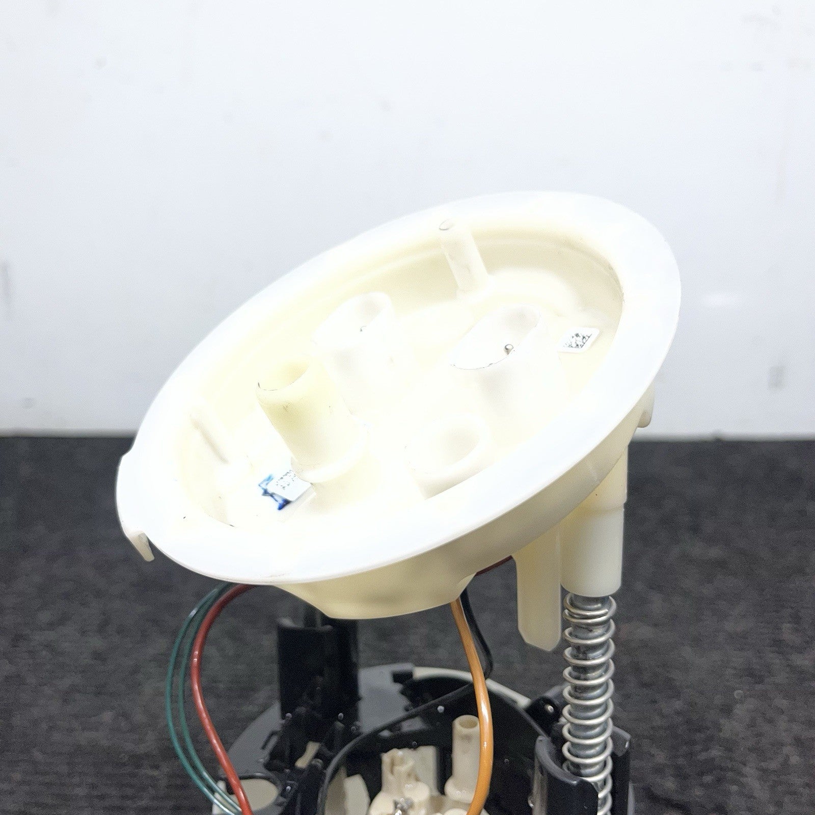 ☑️ 06-13 BMW E82 E88 E90 E91 E92 E93 135I 335I Fuel Pump OEM