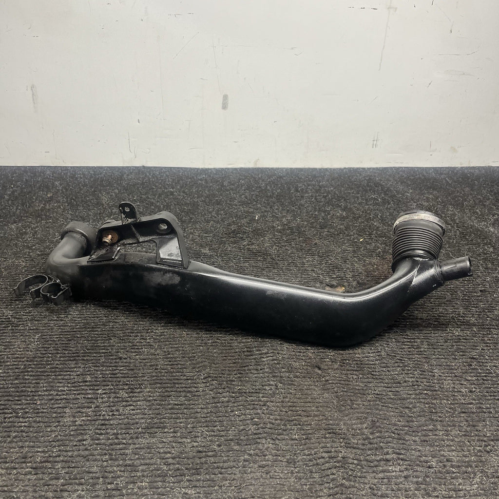 ☑️ BMW E90 335xi Air Intake Pipe Duct Induction Tube Front Engine N54 OEM