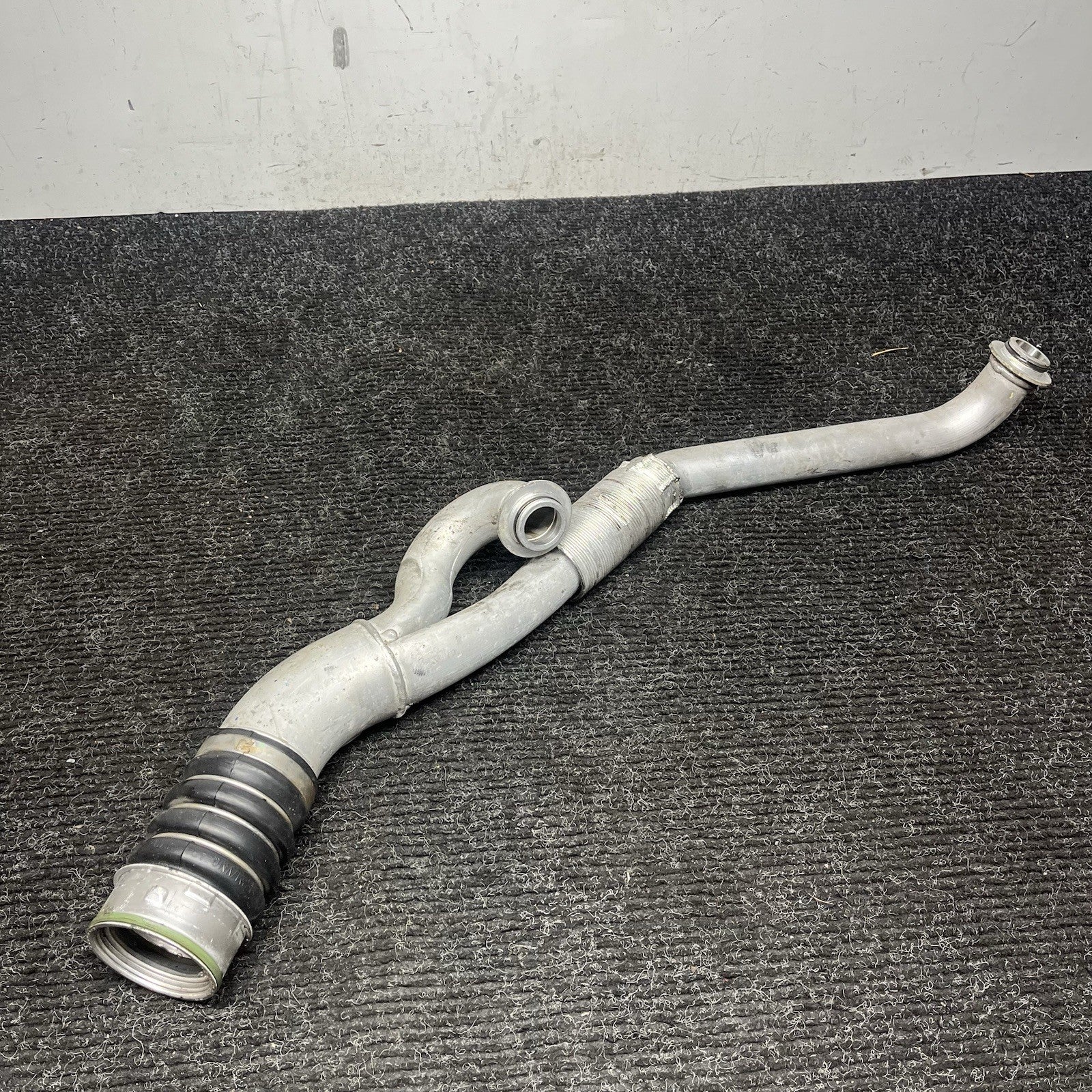 ☑️08-16 BMW 135i Z4 E82 N54 Turbocharger Outlet Charge Air BoostPipe 7568239 Oem