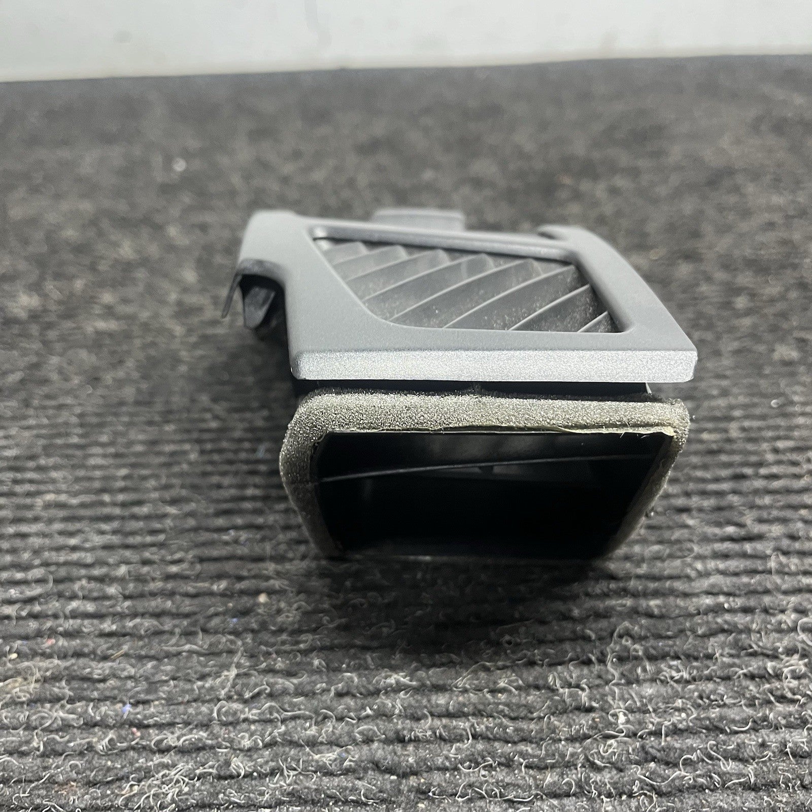 ☑️ 2008-2013 BMW 128i E82 E88 Front Right Side Dash AC A/C Air Vent 7059188 OEM