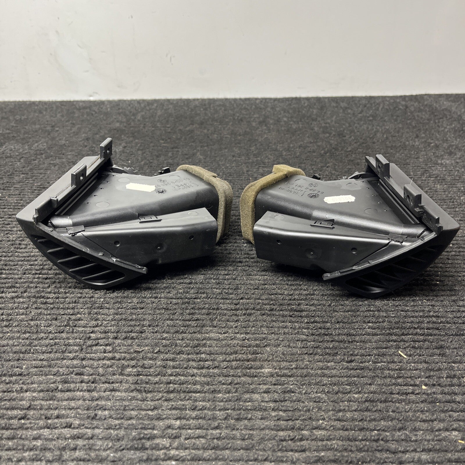 ☑️ 2000-2006 BMW E46 M3 3 SERIES FRONT L/R DASH END VENTS AC VENT AIR VENT OEM