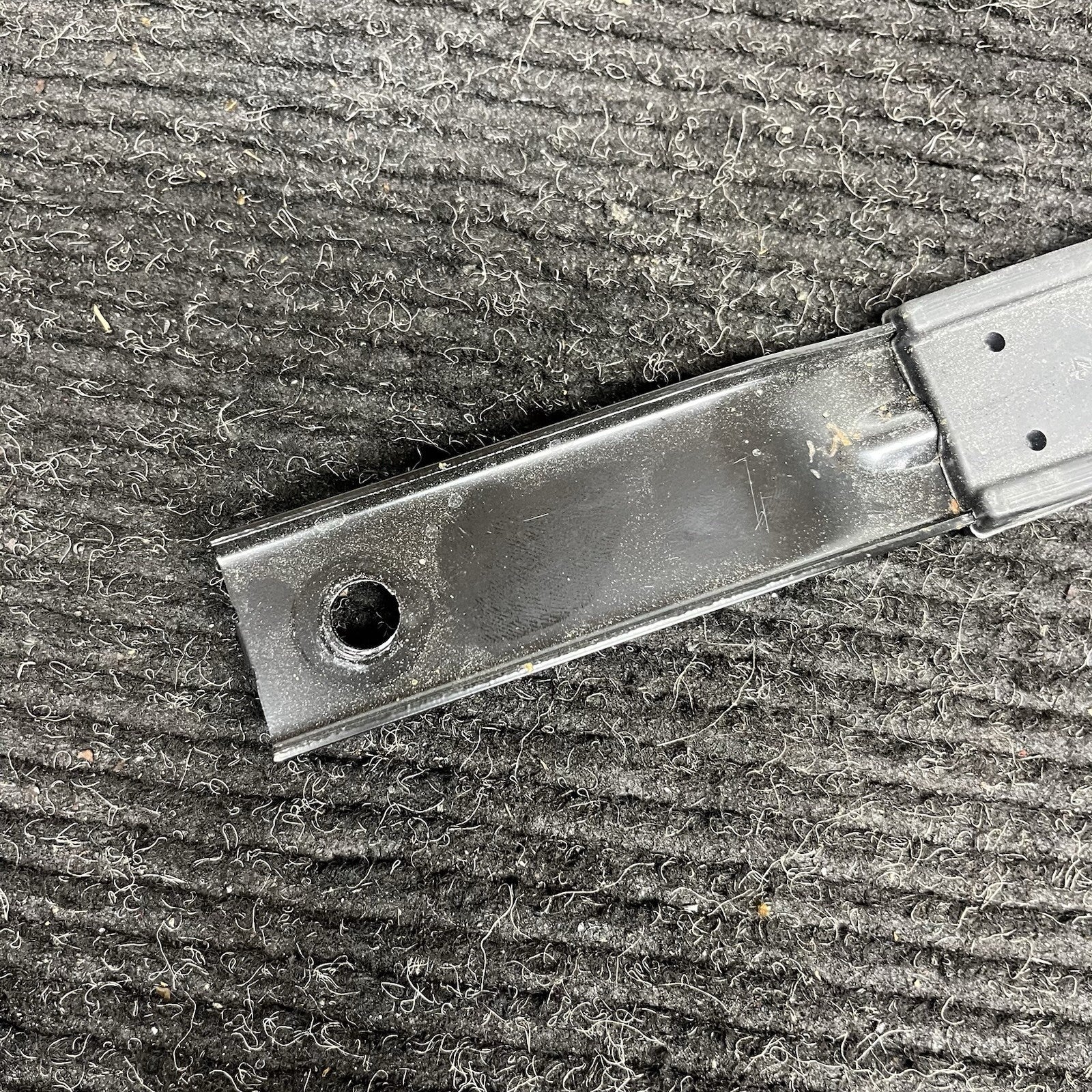 ☑️ 2008-2013 BMW 128i 135i Coupe Battery Protection Bar Bracket Holder Tie OEM
