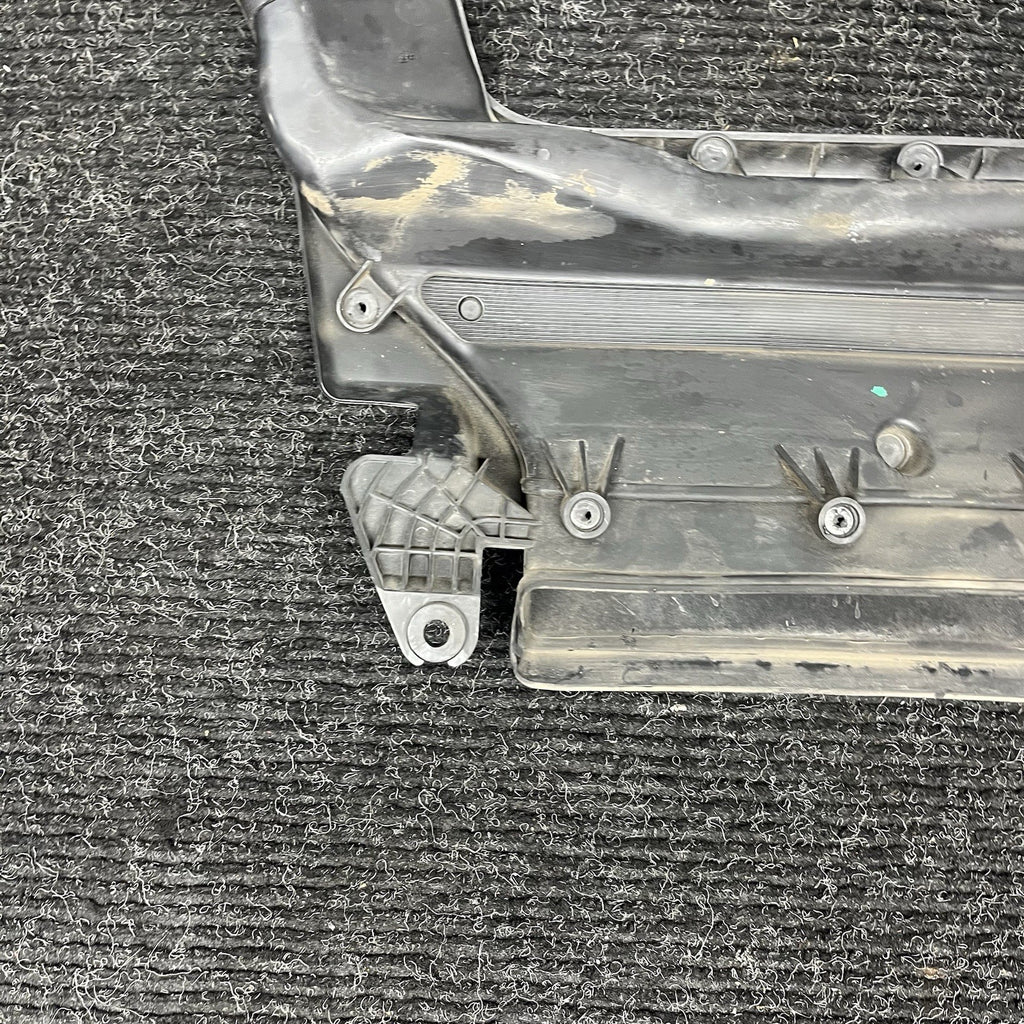 ☑️ 01-06 BMW E46 325i 325ci 330i 330ci 330xi Upper Radiator Air Duct OEM *NOTE*