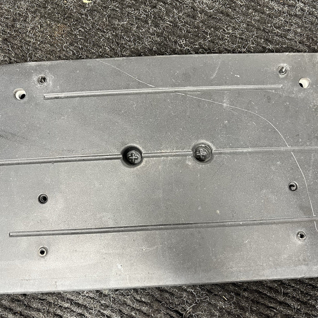 ☑️ 12-15 BMW F30 320I 328D 328I 335I Front Bumper License Plate Mounting Bracket
