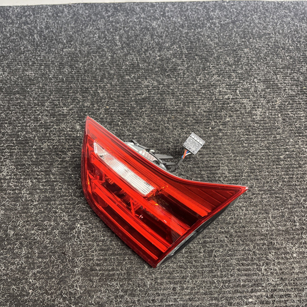 ☑️ 15-17 OEM BMW F82 M4 Coupe Rear Right Passenger Side Inner Stop Tail Light