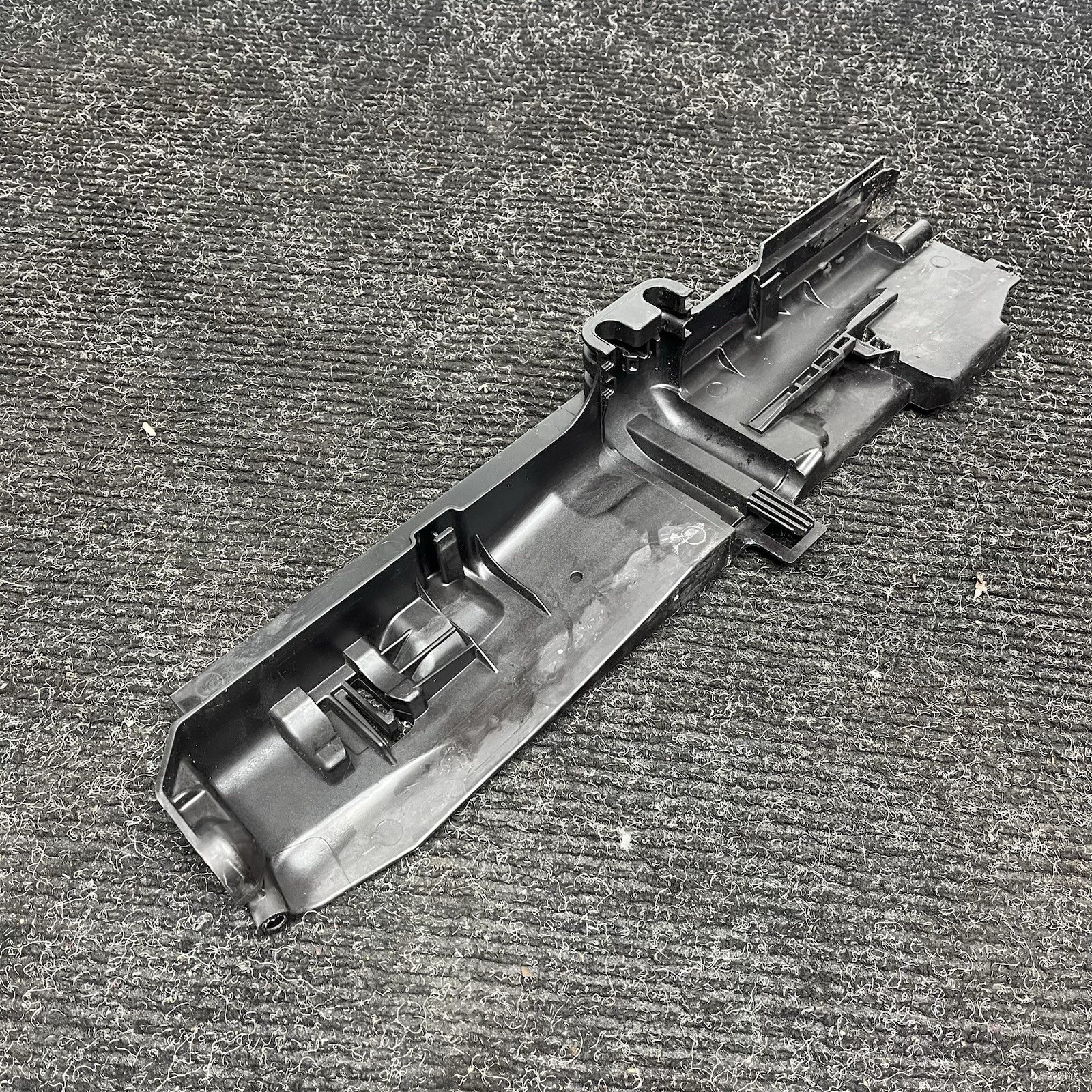 ☑️ BMW E90 Radiator Mount Carrier Left 7524912 OEM 06-11 325 328 330 335 M3