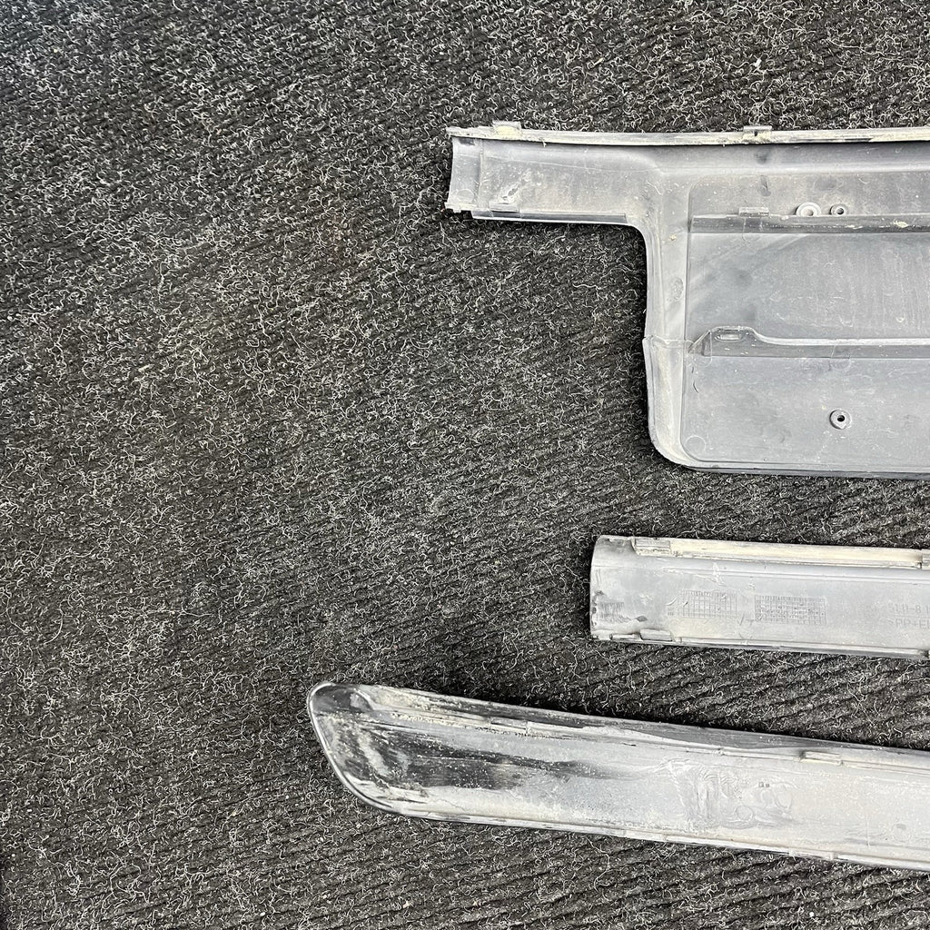 ☑️ 99-05 BMW 325i 330i 318i E46 Sedan Set Of Front Bumper Trim Molding