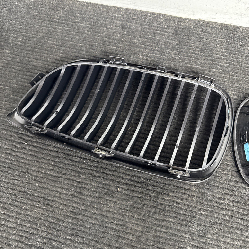☑️ 07-10 BMW E92 E93 328I 335I SET FRONT BUMPER LEFT & RIGHT KIDNEY GRILLE OEM