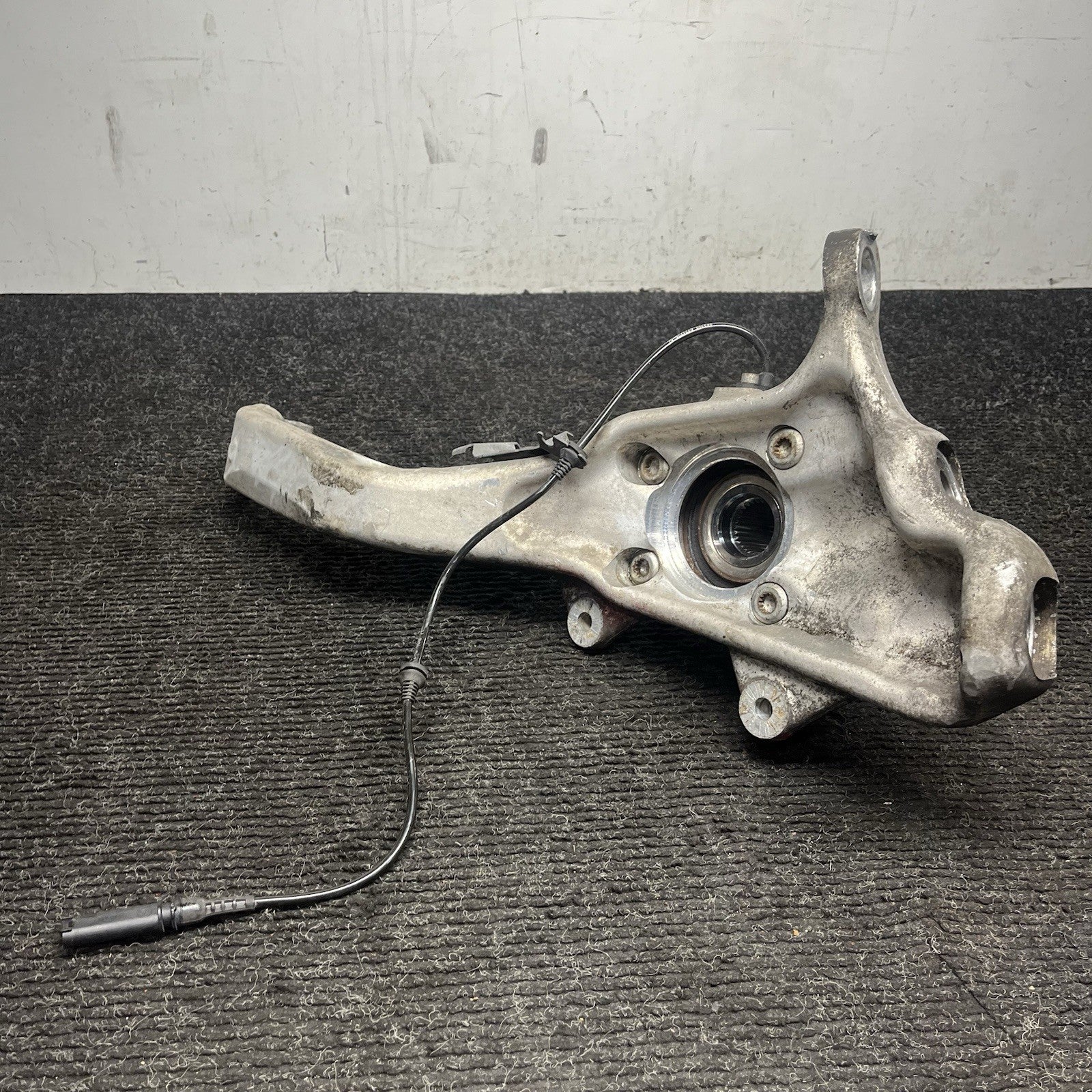 ☑️OEM BMW E70 F15 F16 X5 X6 Front Left Driver Spindle Hub Carrier KnuckleBearing