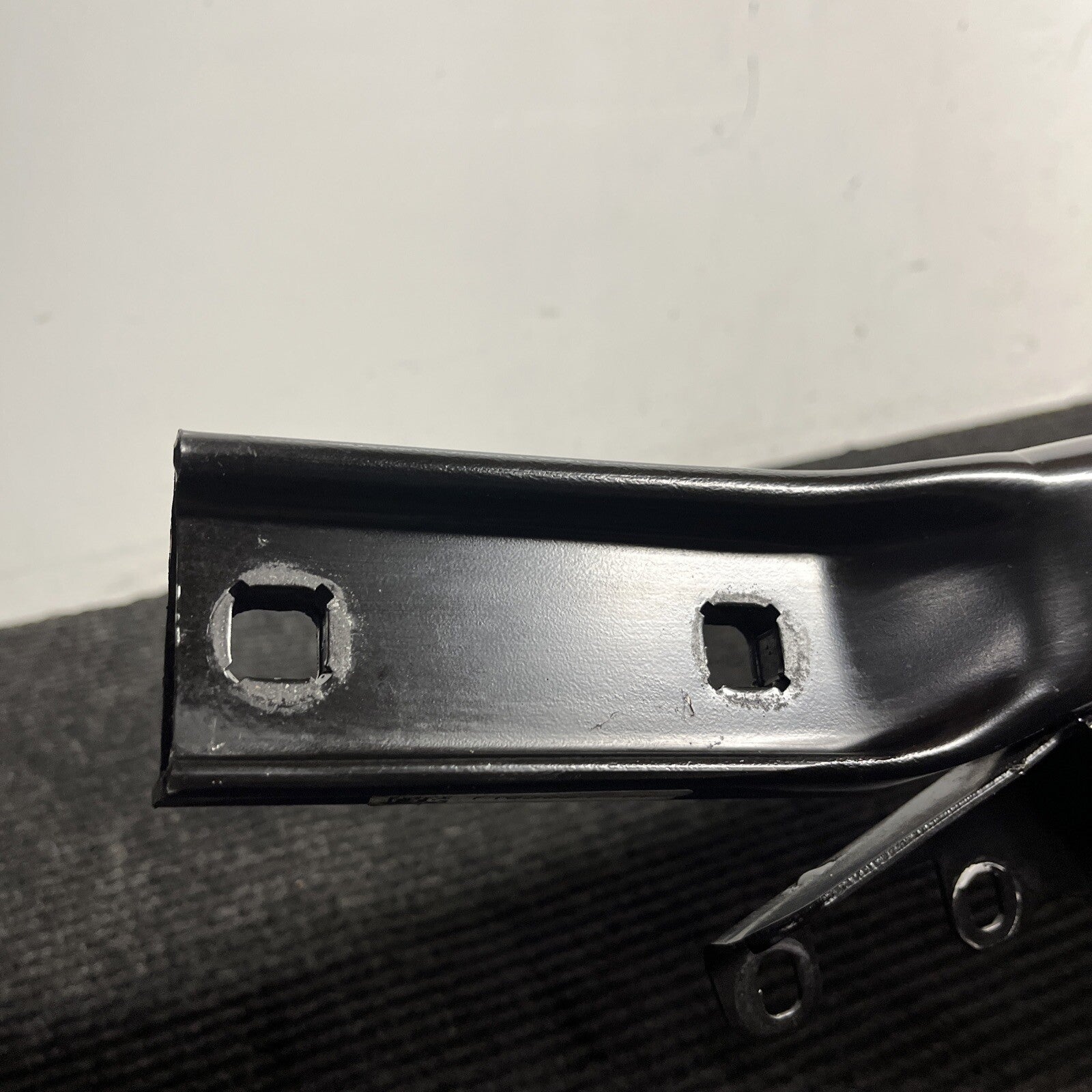 ☑️ 10-17 OEM BMW F07 GT F01 F02 Front Bumper Upper Radiator Core Support Tie Bar
