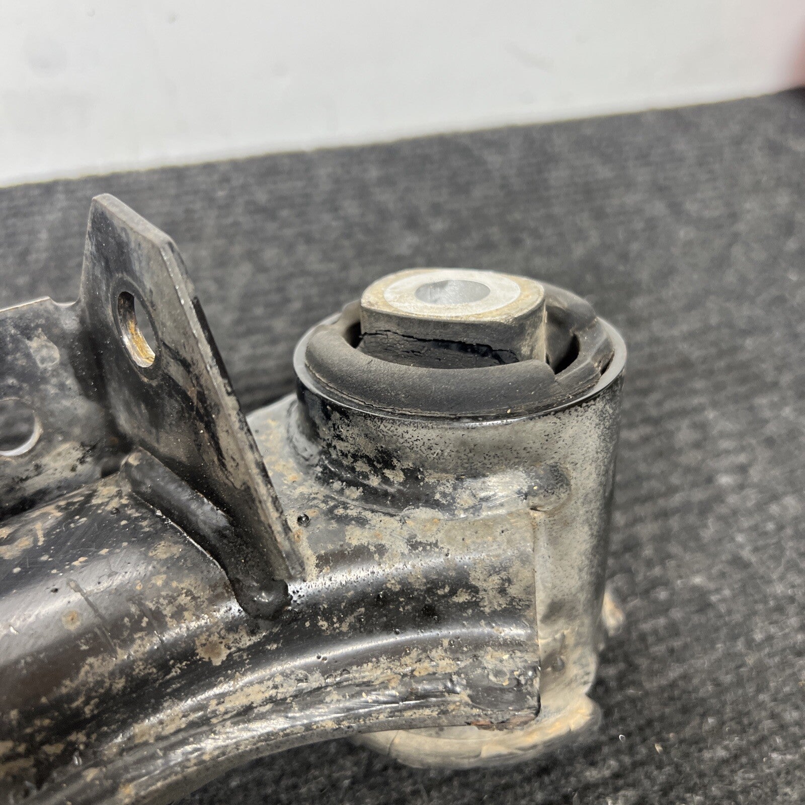 ☑️ 1998-2002 BMW Z3 Roadster Coupe Rear Subframe Carrier OEM