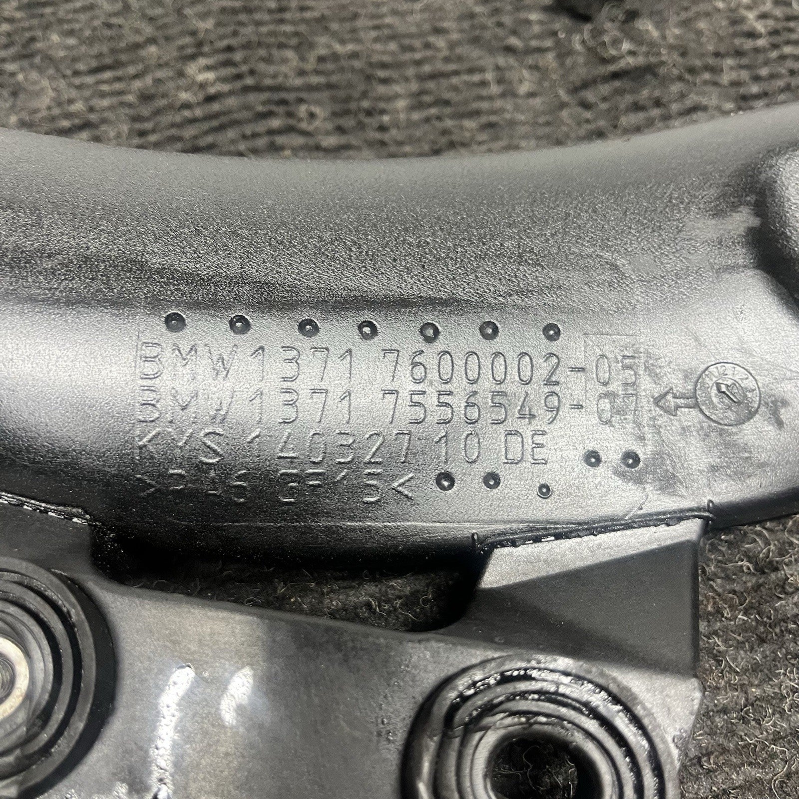 ☑️ BMW E90 335xi Air Intake Pipe Duct Induction Tube Front Engine N54 OEM