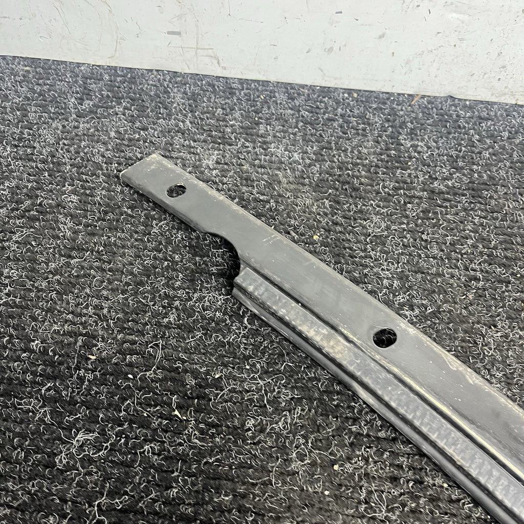 ☑️ 03-08 BMW Z4 E85 E86 Front Supporting Ledge Panel Cover Mount 51117044238 OEM