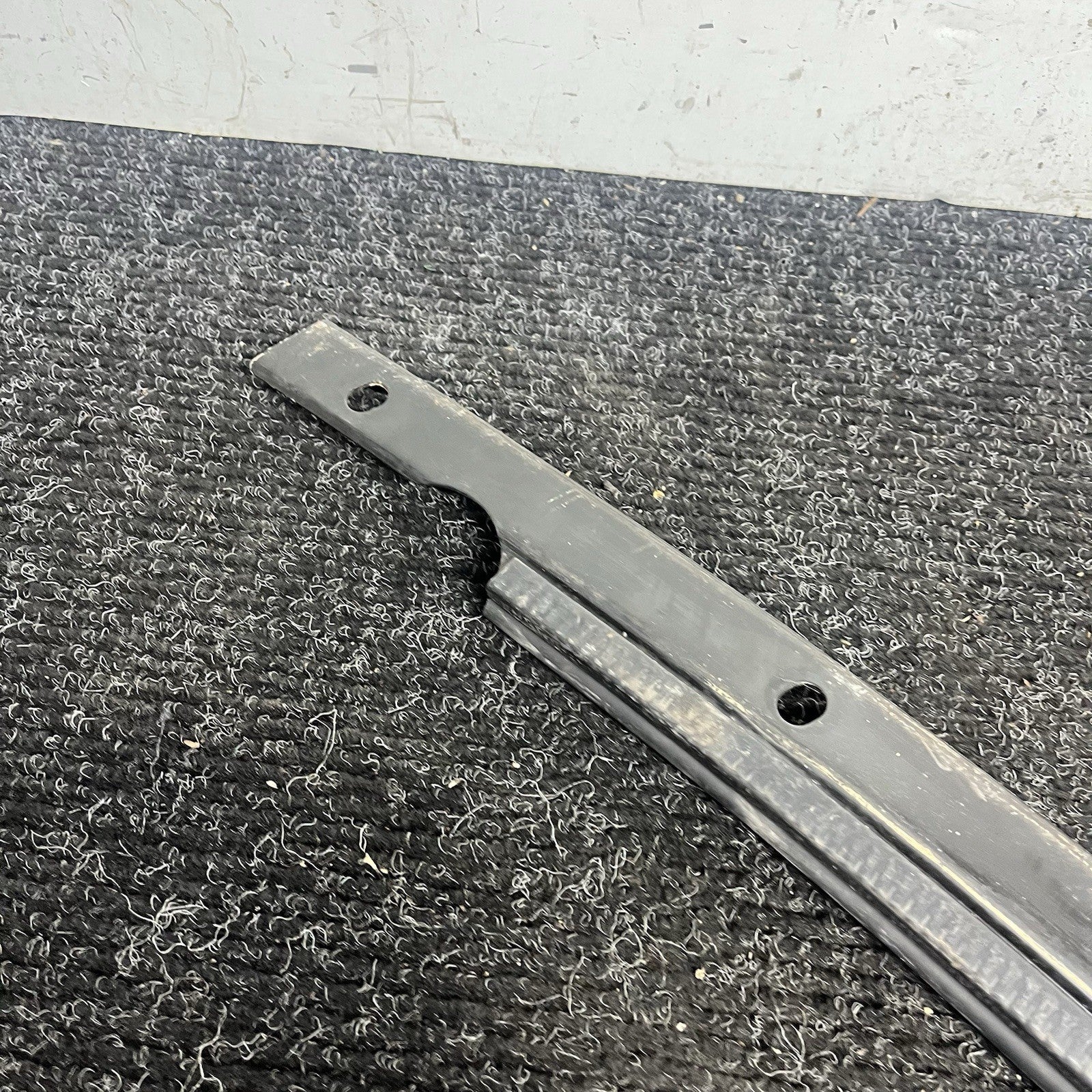 ☑️ 03-08 BMW Z4 E85 E86 Front Supporting Ledge Panel Cover Mount 51117044238 OEM