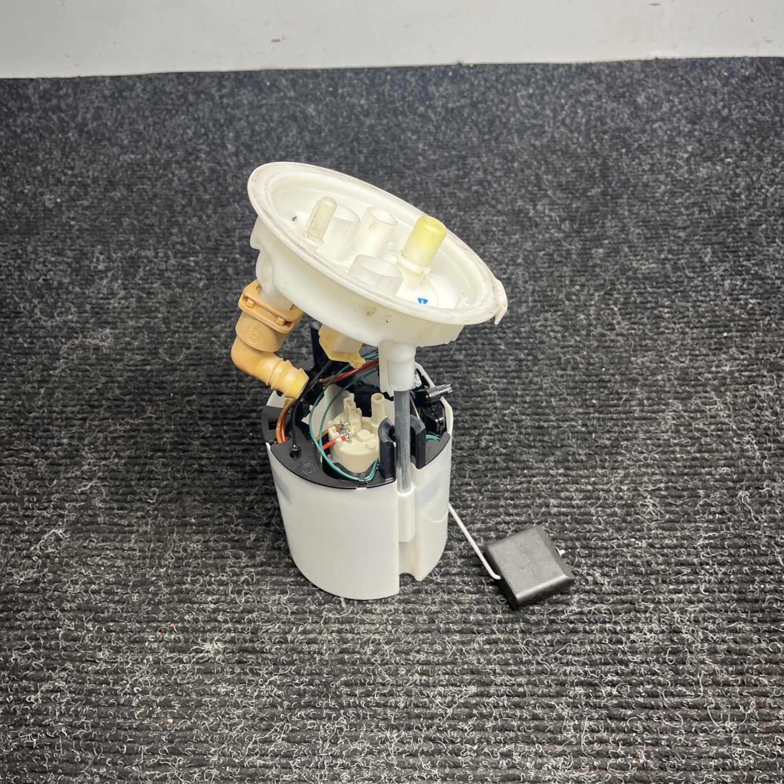 ☑️ 06-13 BMW E90 E84 E82 E88 E92 128i 135i 335i X1 Right Fuel Pump Assembly OEM