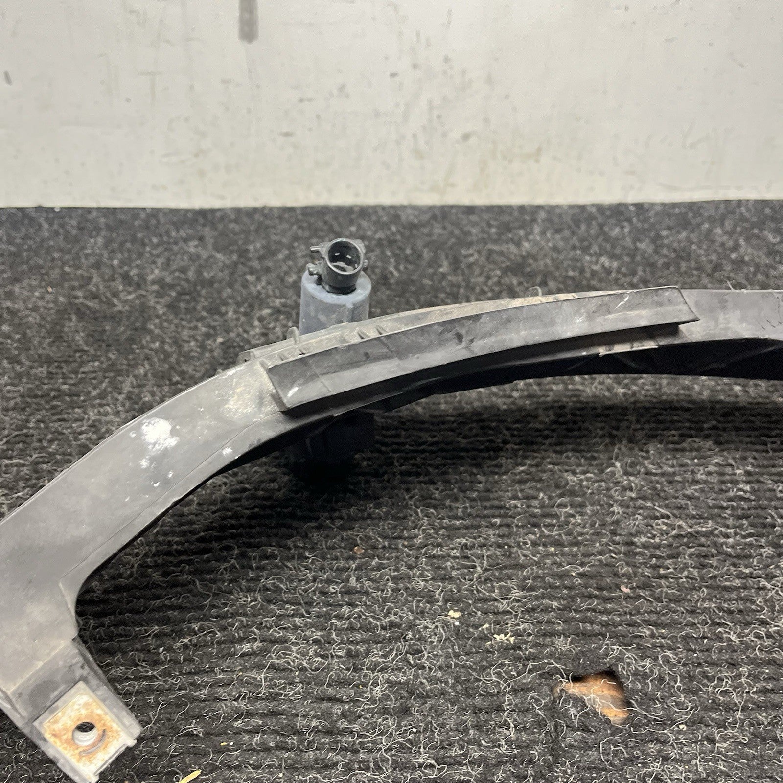 ☑️ 08-13 BMW E82 E88 135 Right Passenger Side Headlight Arm Bracket Mount