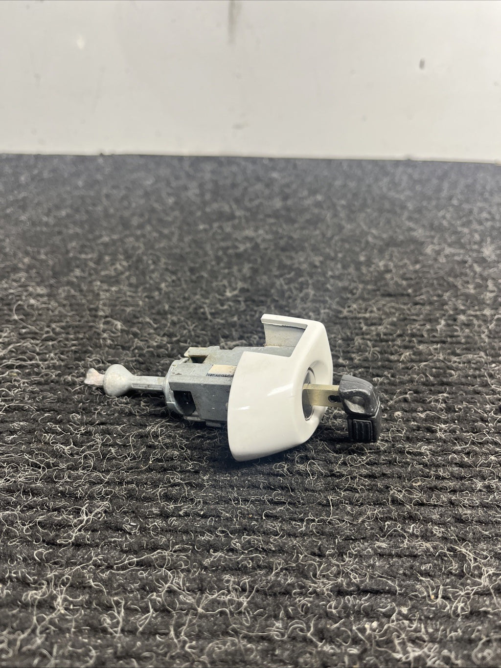 ☑️ 07-13 OEM BMW E92 E93 M3 Left Driver Door Lock Key Cylinder Mechanism White