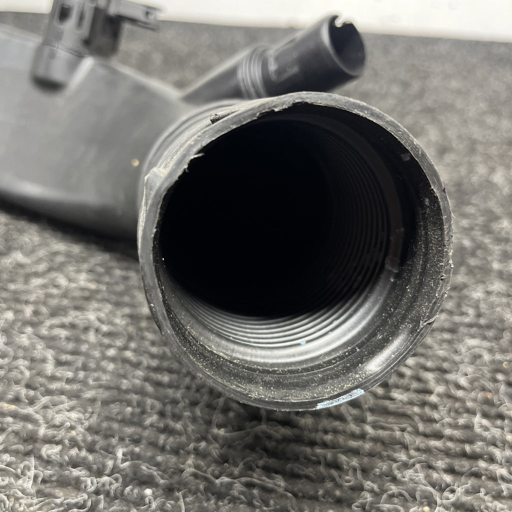 ☑️ 07-13 BMW 335i ENGINE TURBO INTAKE CHARGE INDUCTION PIPE TUBE OEM 7600028